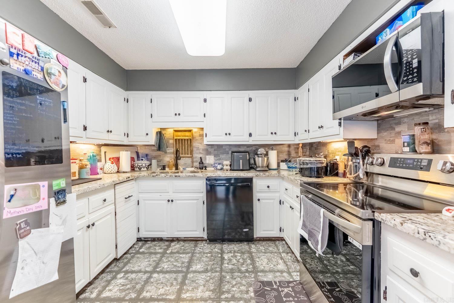 429 Pine Cone Lane  Mammoth Spring, AR