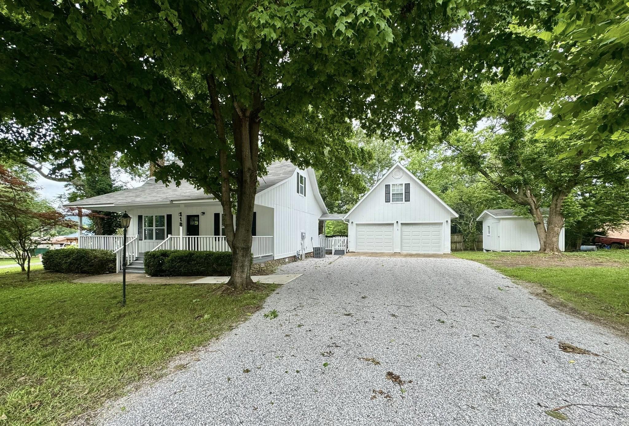 118 Lancaster  Mountain View, AR