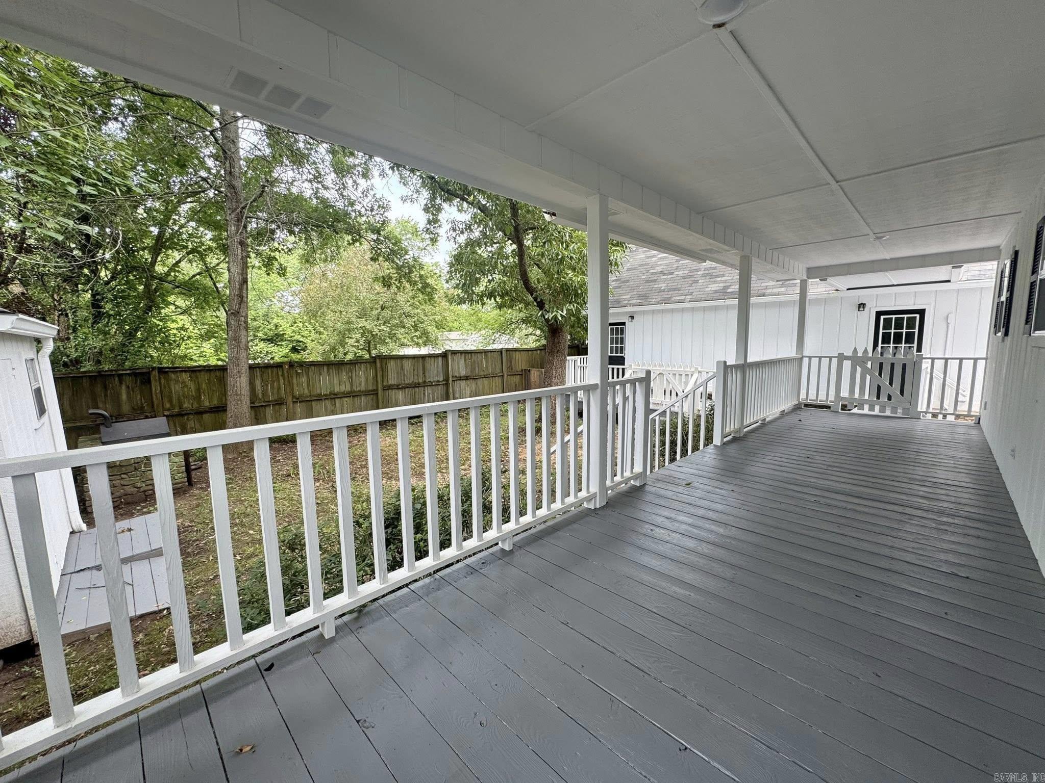 118 Lancaster  Mountain View, AR