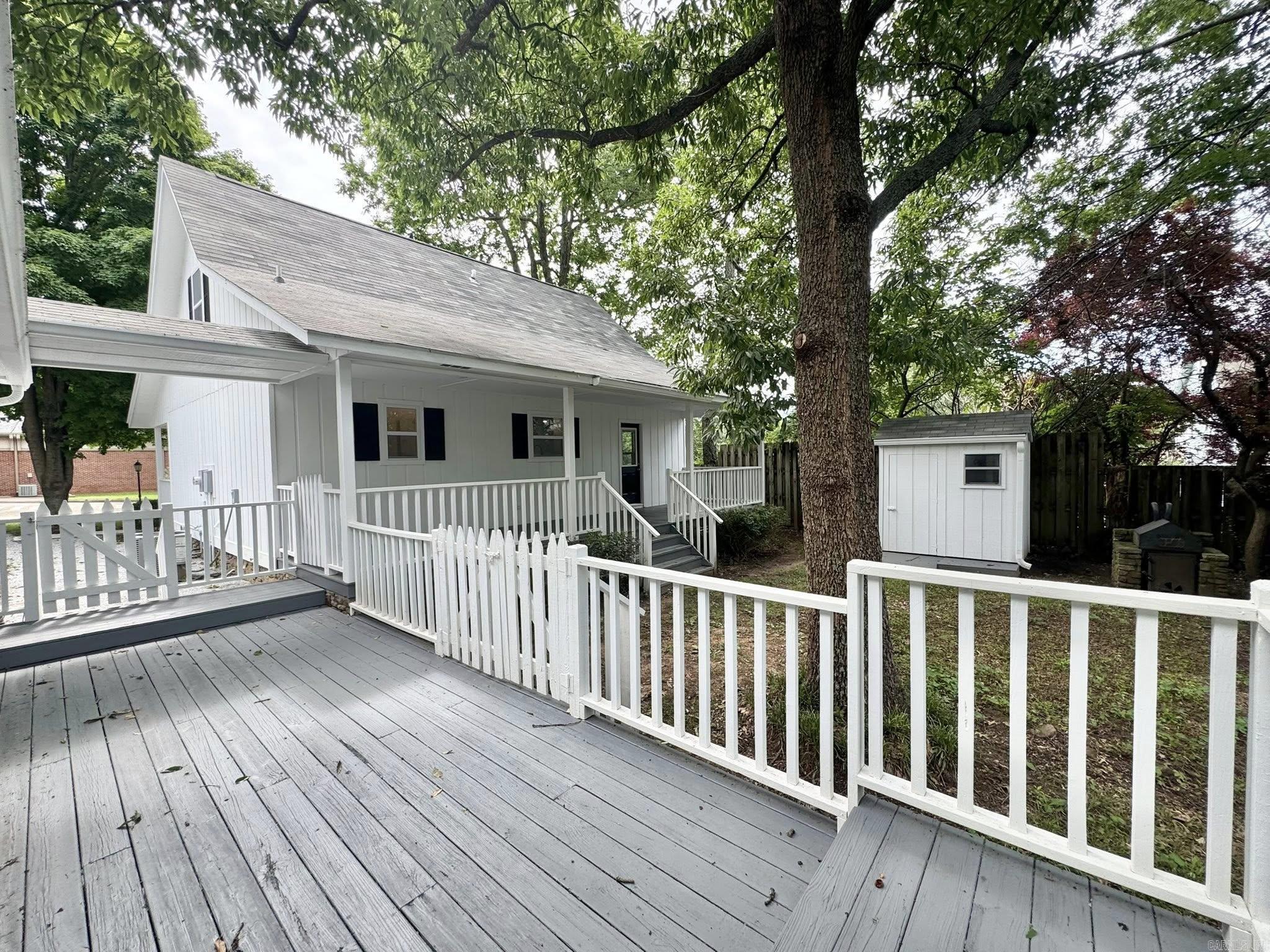 118 Lancaster  Mountain View, AR
