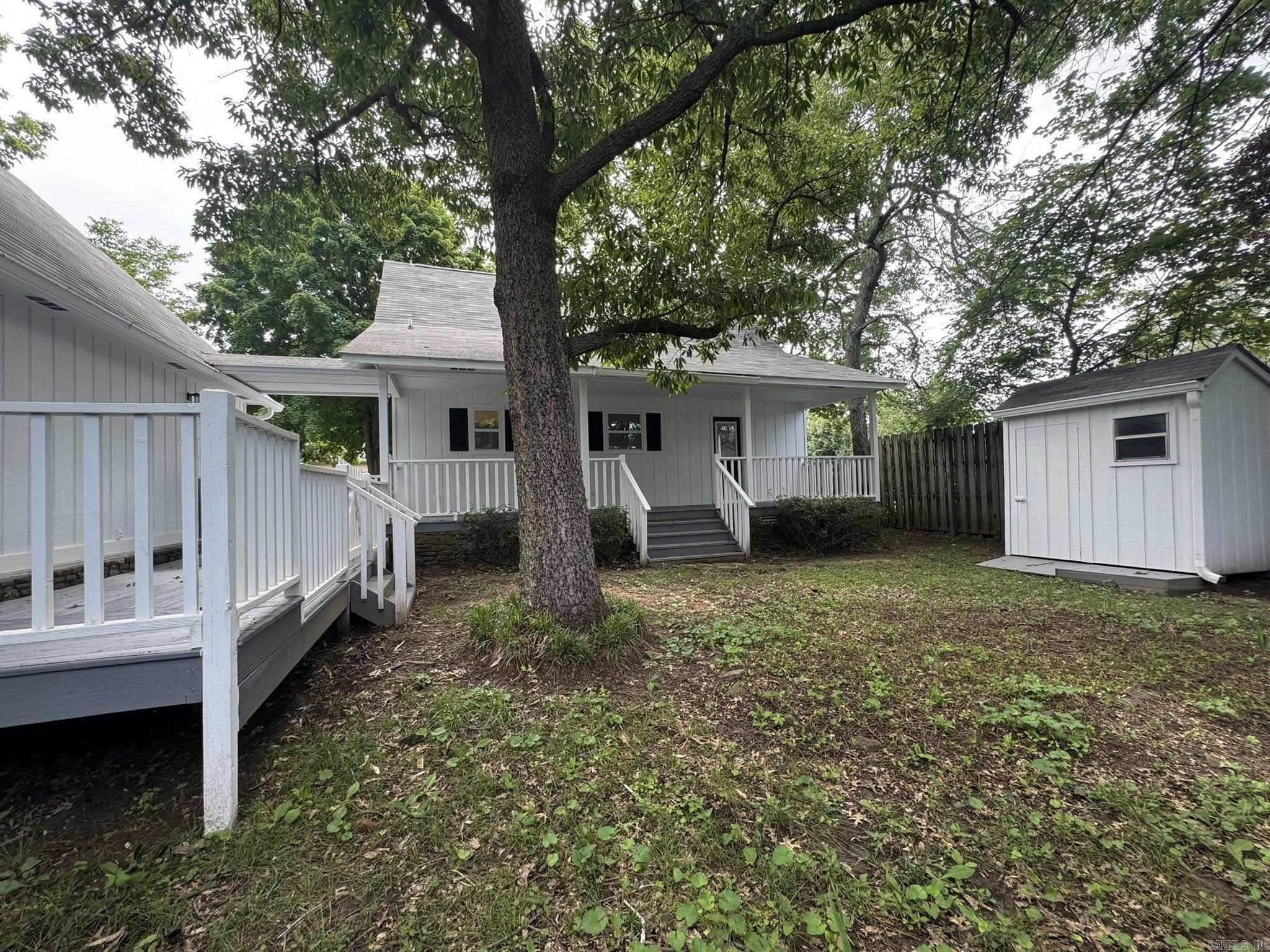 118 Lancaster  Mountain View, AR