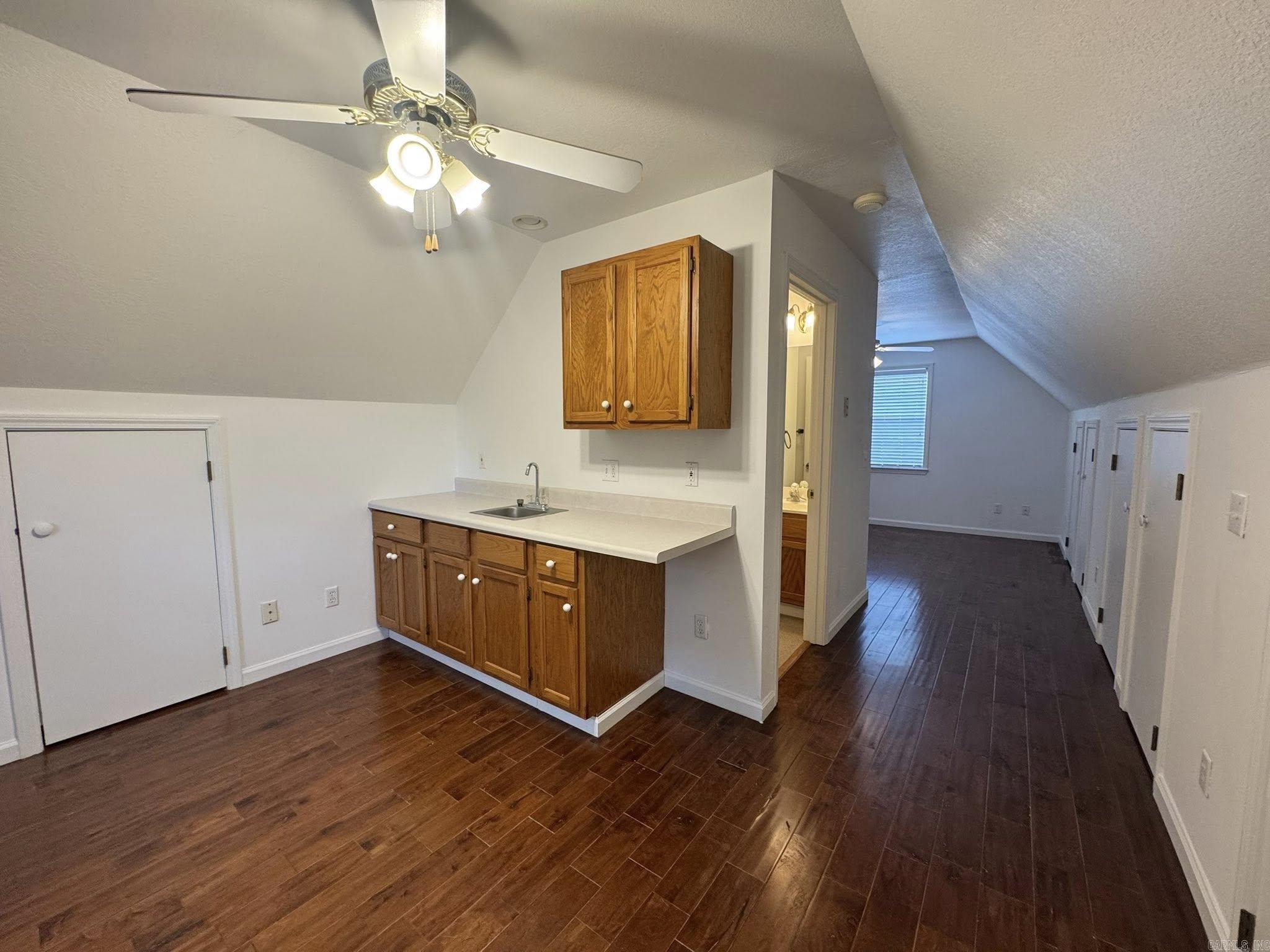 118 Lancaster  Mountain View, AR