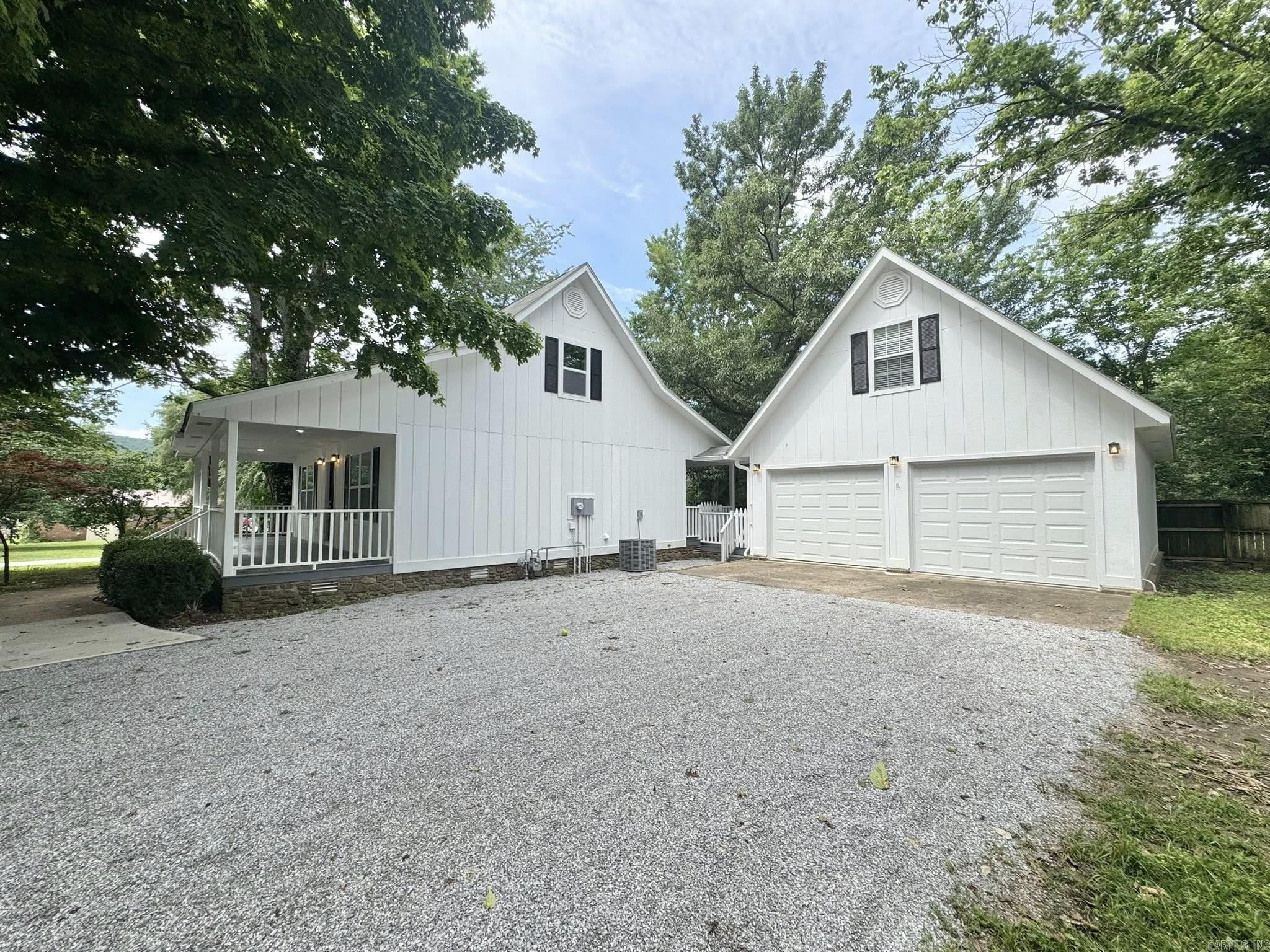 118 Lancaster  Mountain View, AR
