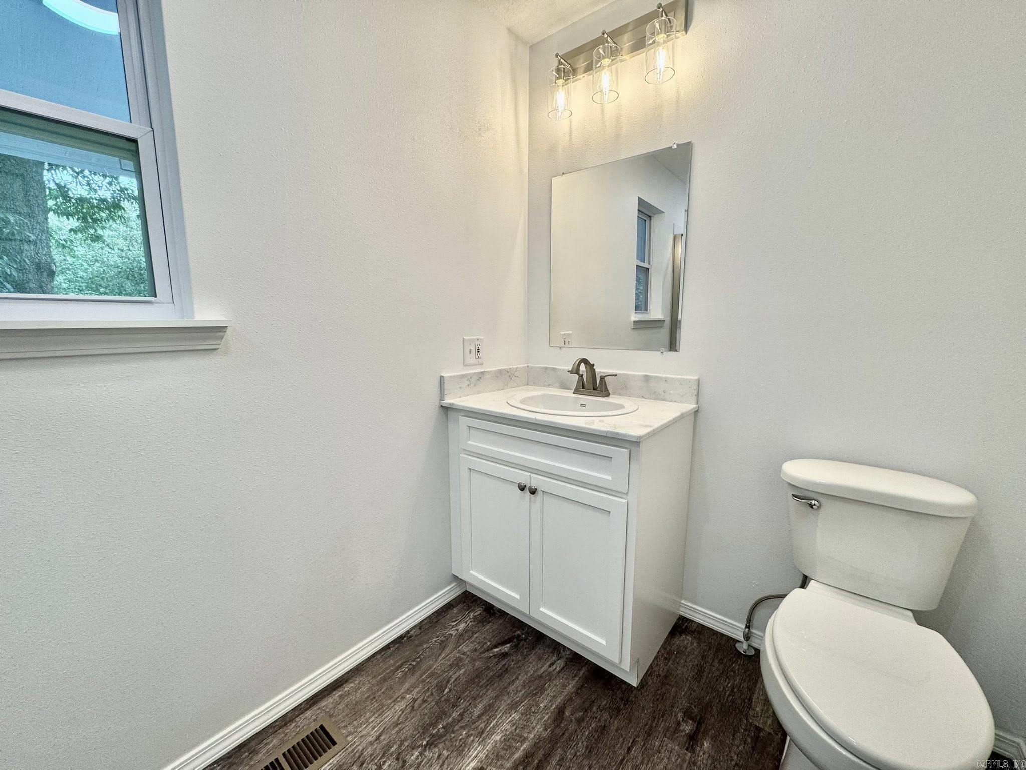 118 Lancaster  Mountain View, AR