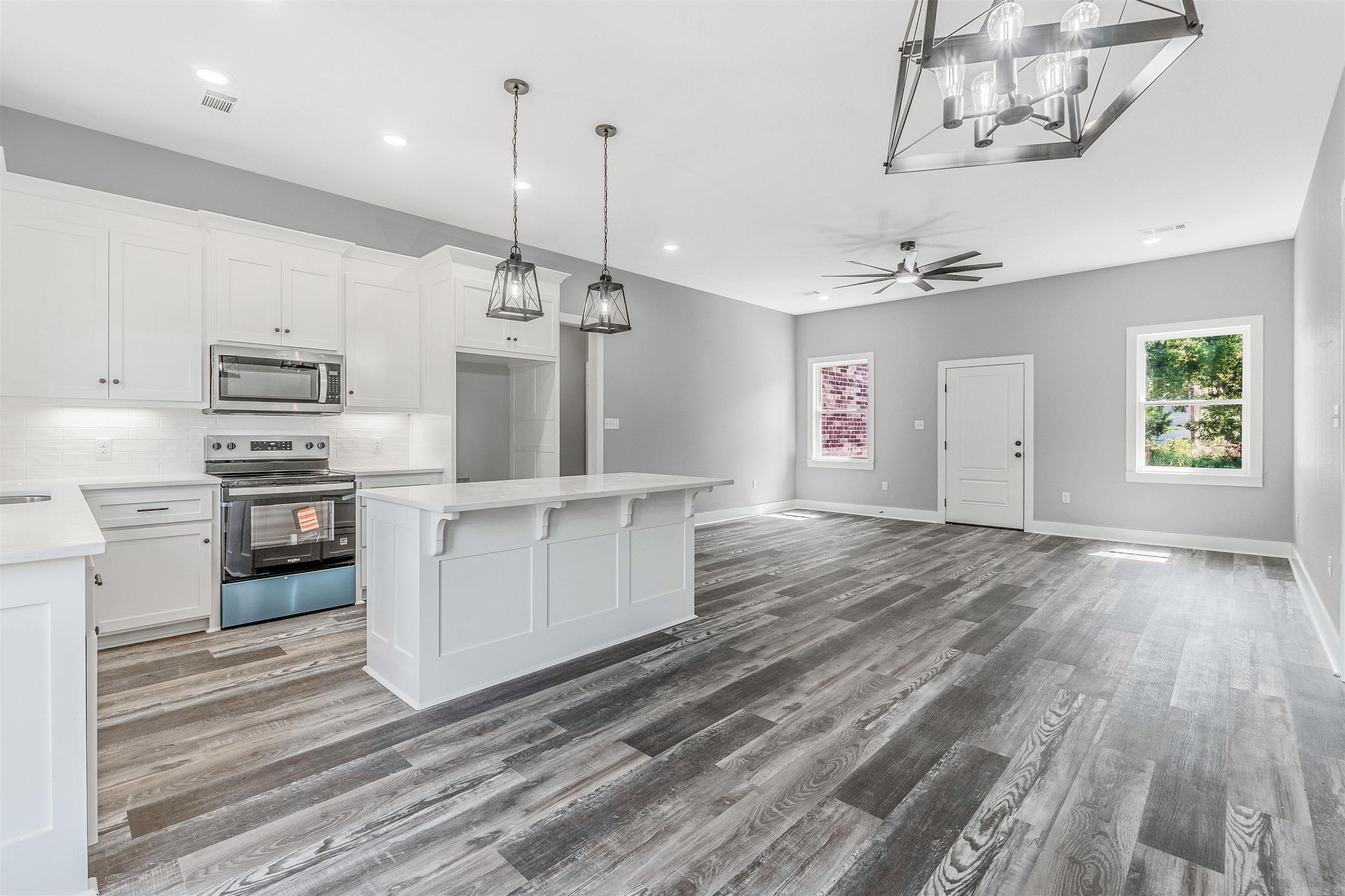 19 Mountain Grove Greenbrier, AR 72058