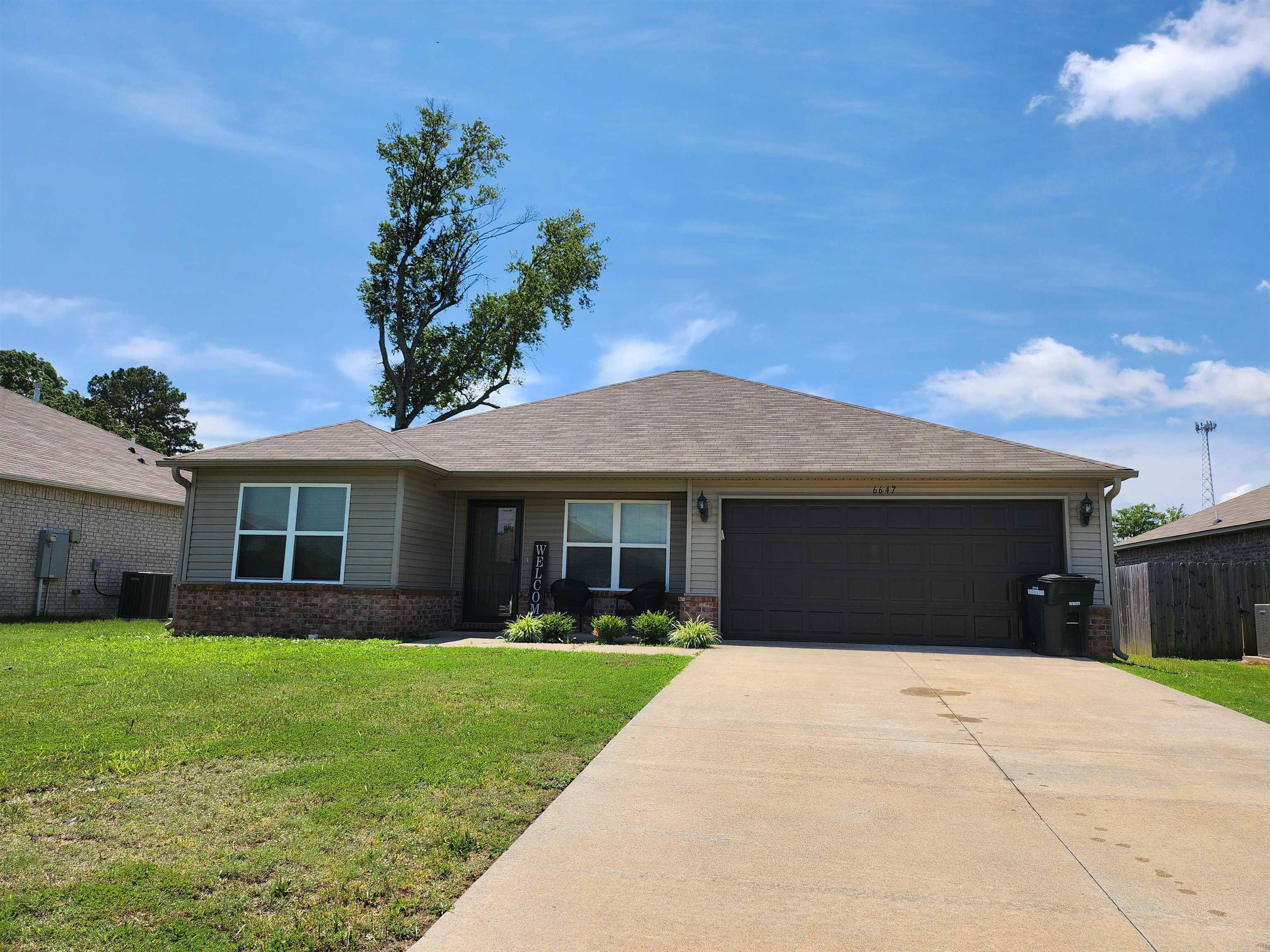 6647 White Oak  North Little Rock, AR