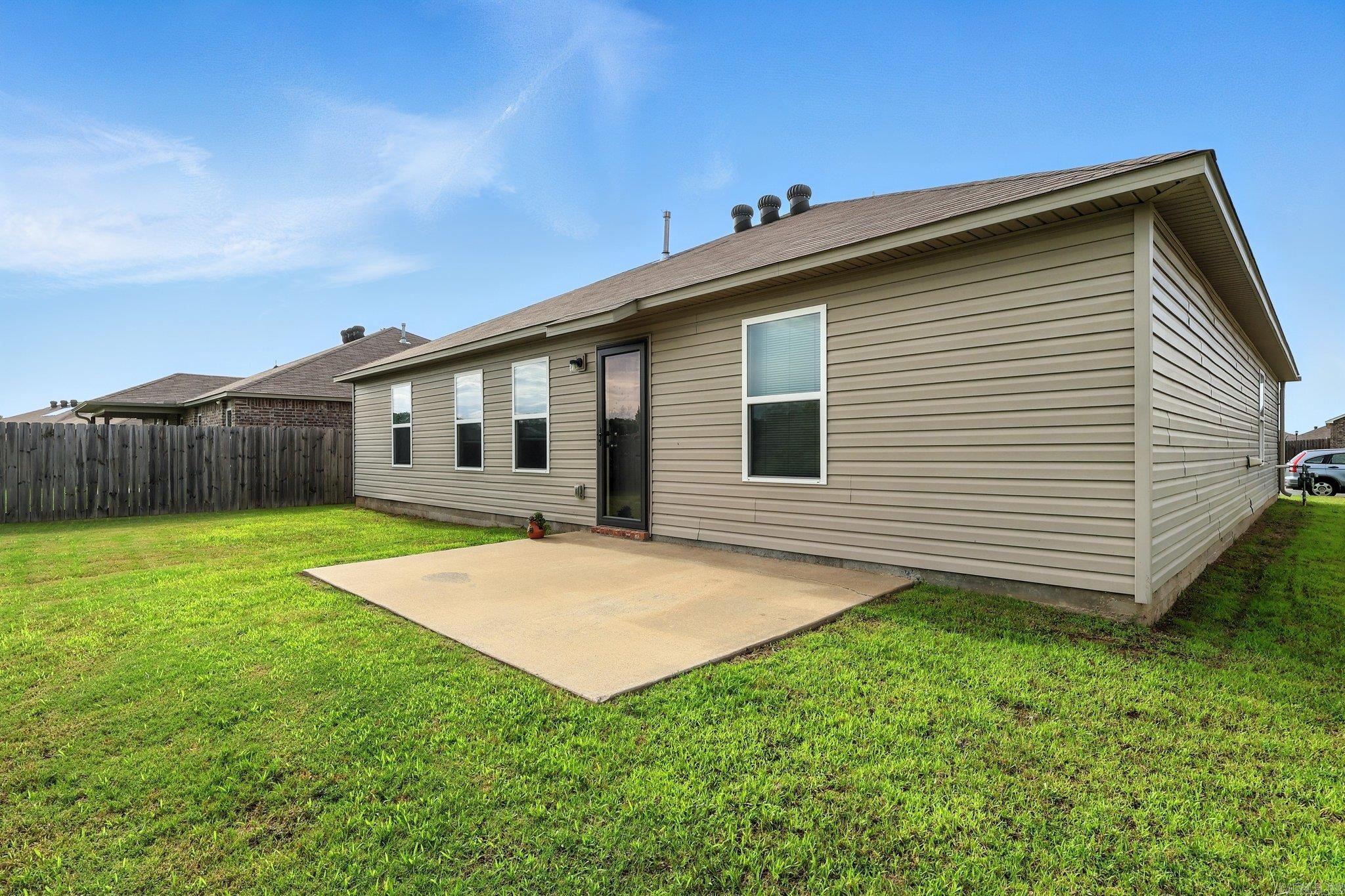 6647 White Oak  North Little Rock, AR