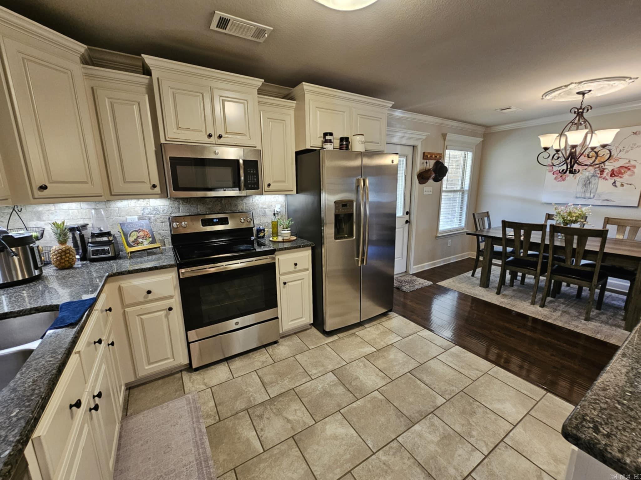 15 Marlin  Austin, AR