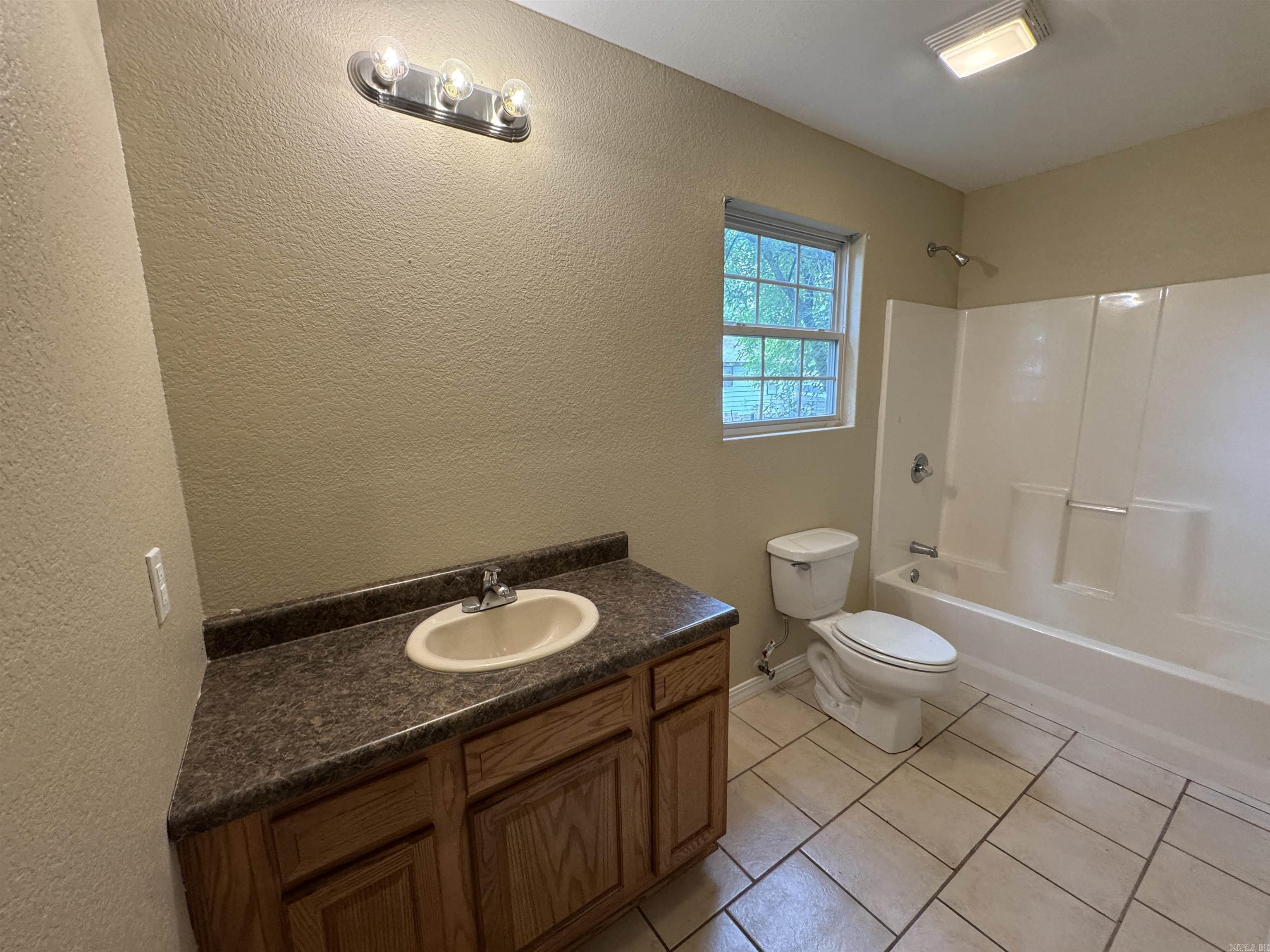 806 S 3rd St  Dardanelle, AR