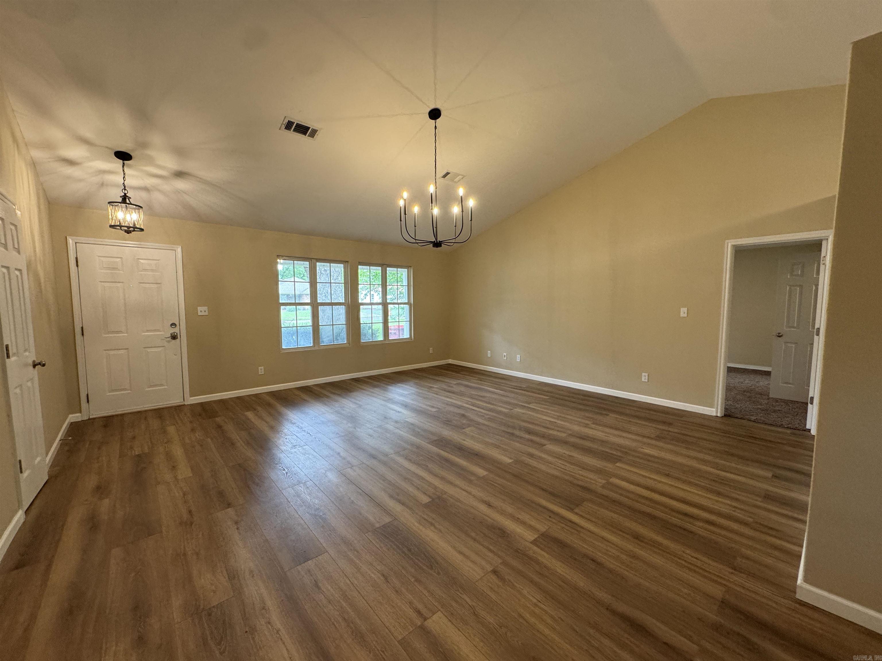 806 S 3rd St  Dardanelle, AR