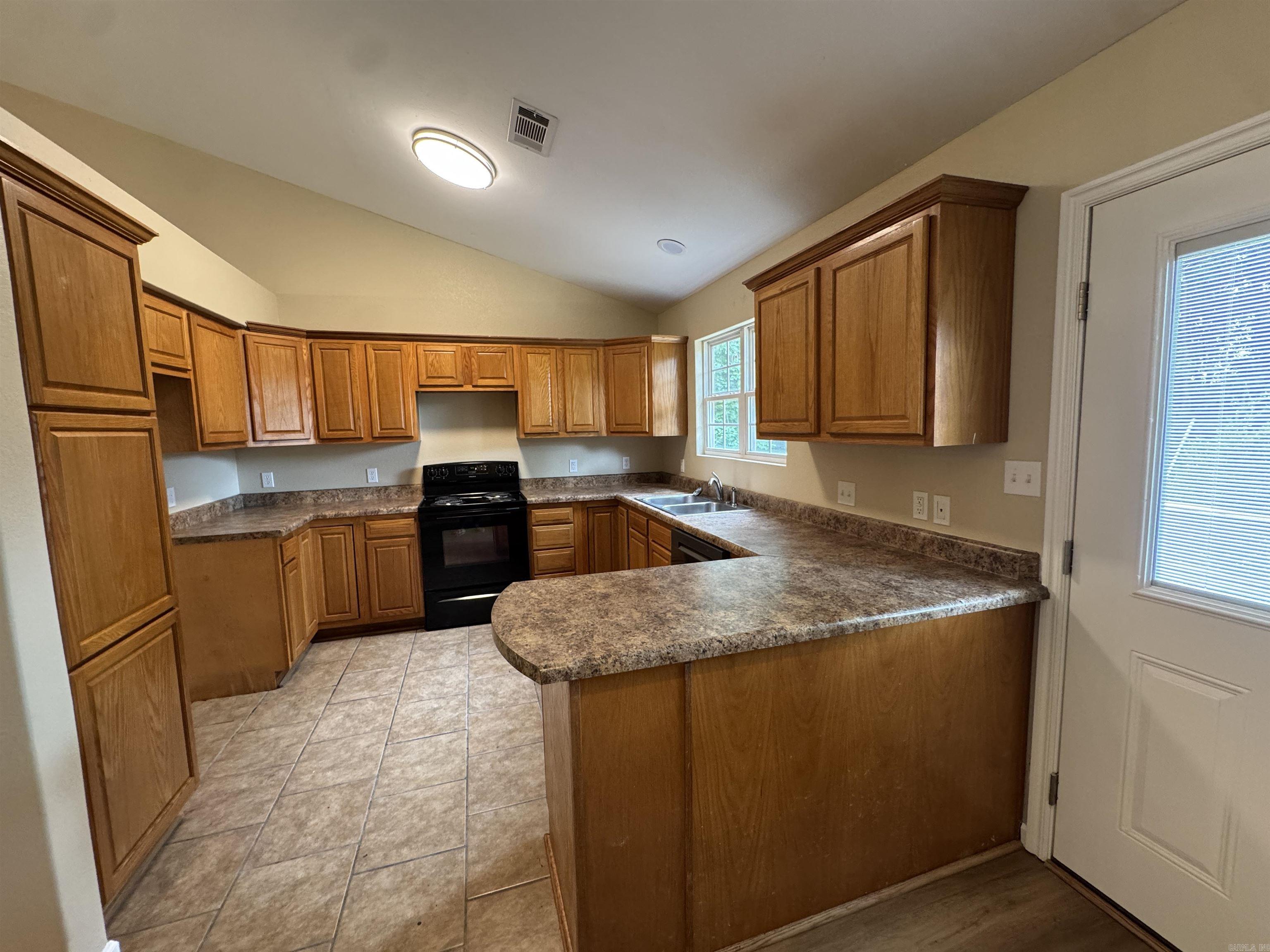 806 S 3rd St  Dardanelle, AR