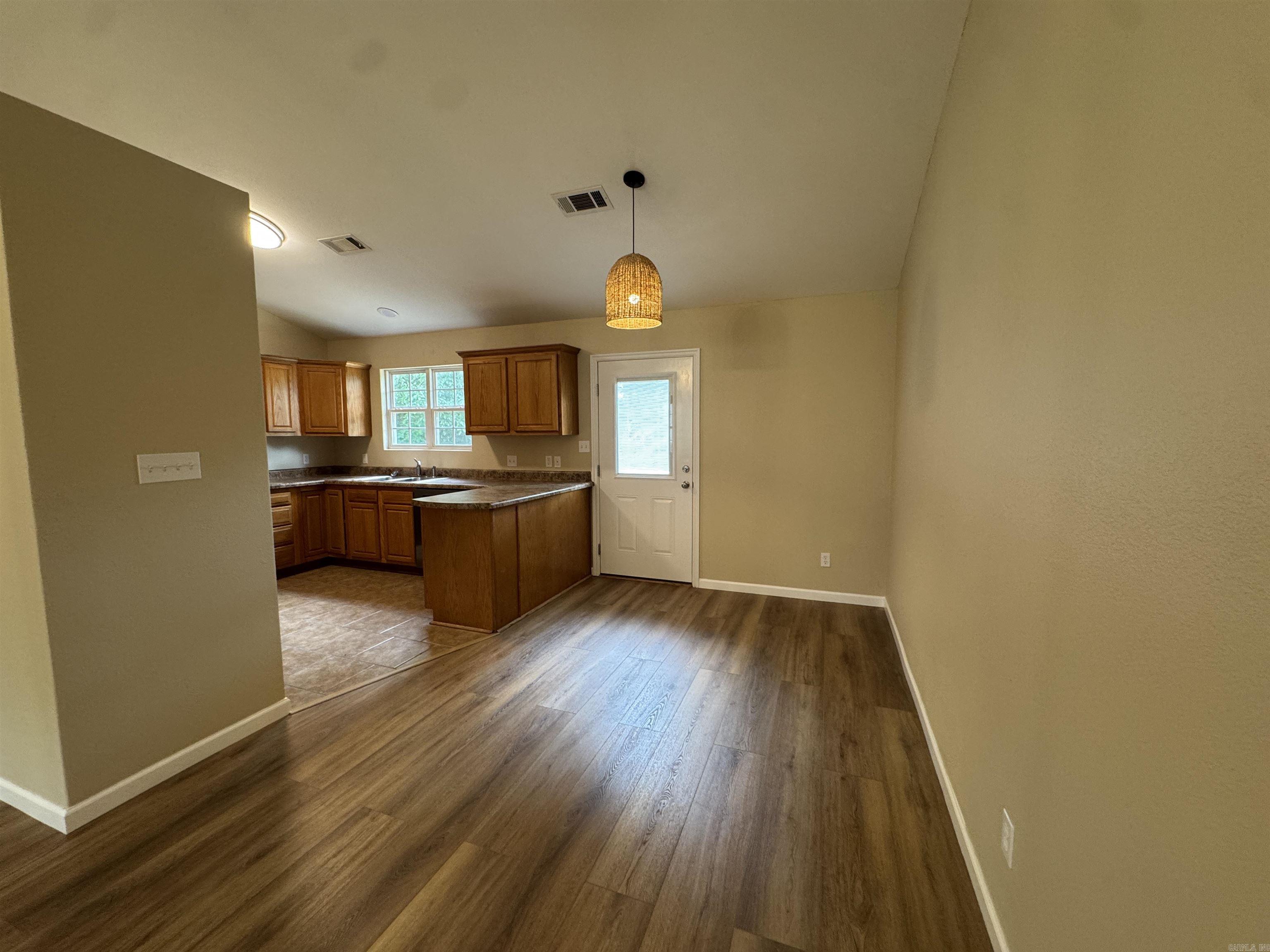 806 S 3rd St  Dardanelle, AR
