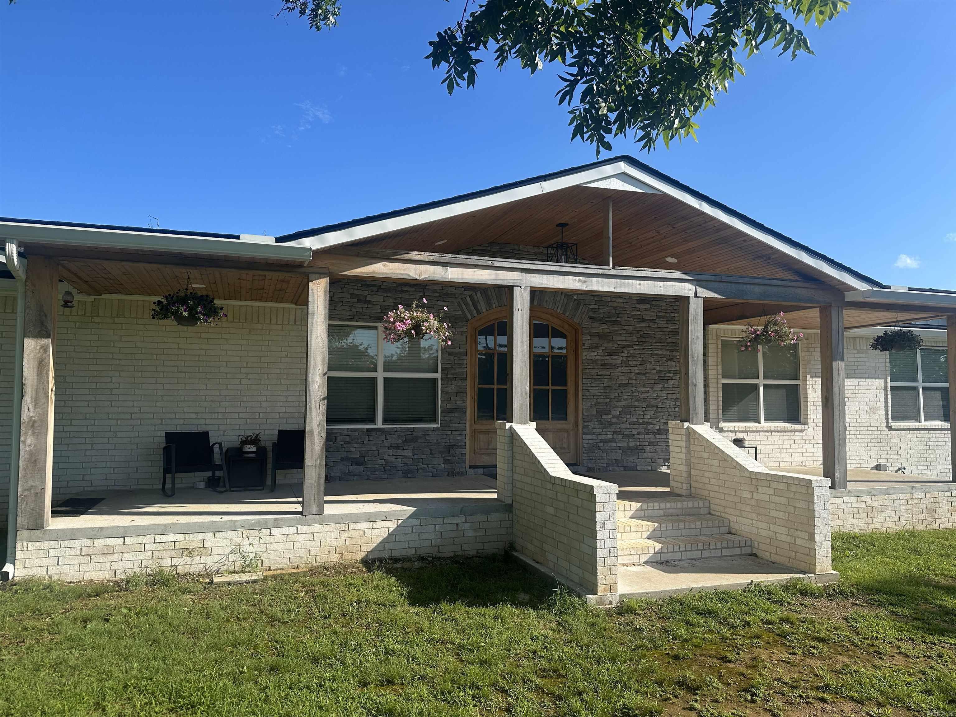 77 Garland Springs  Mt. Vernon, AR