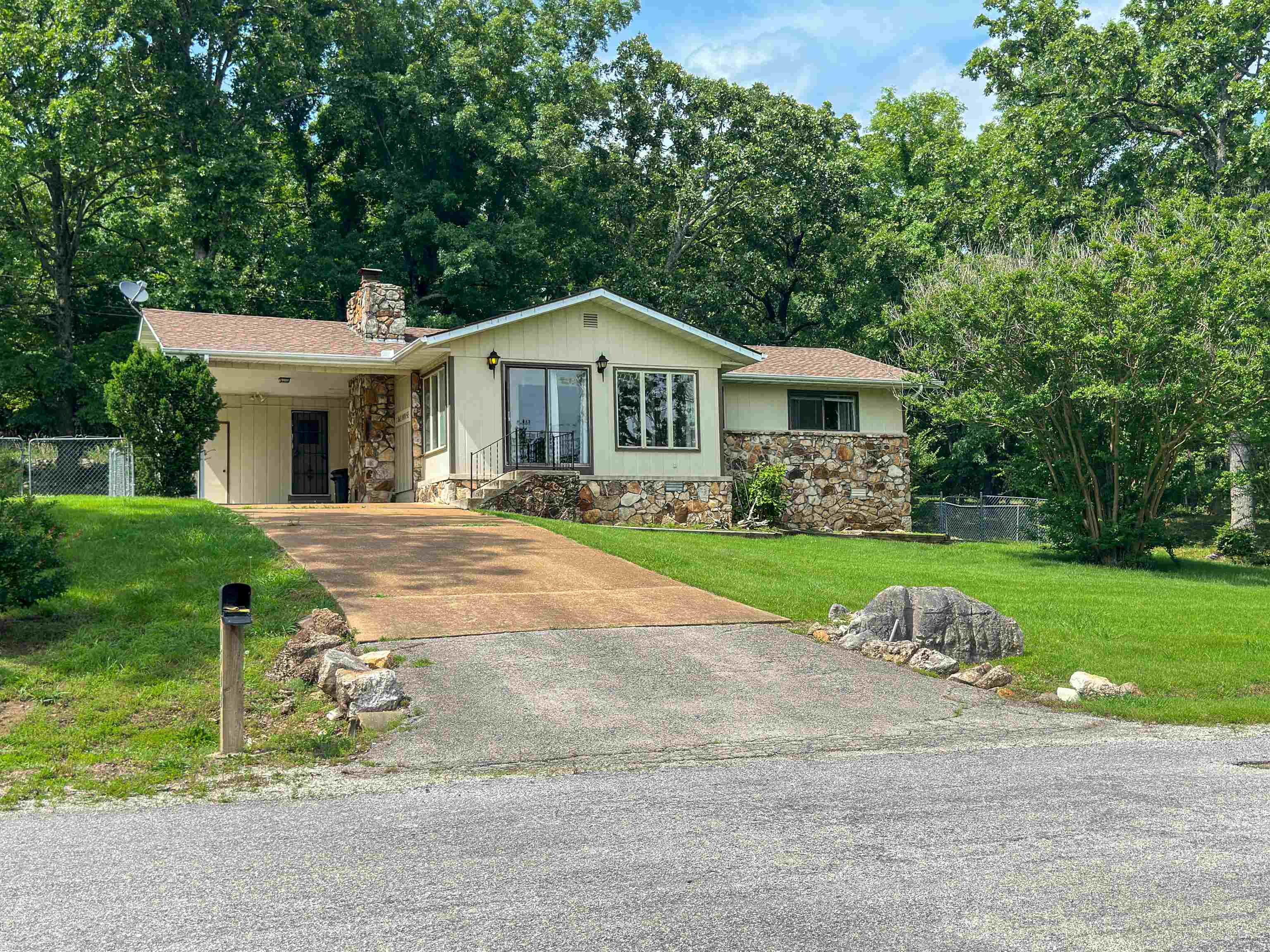 1502 E Emerald Cove  Horseshoe Bend, AR