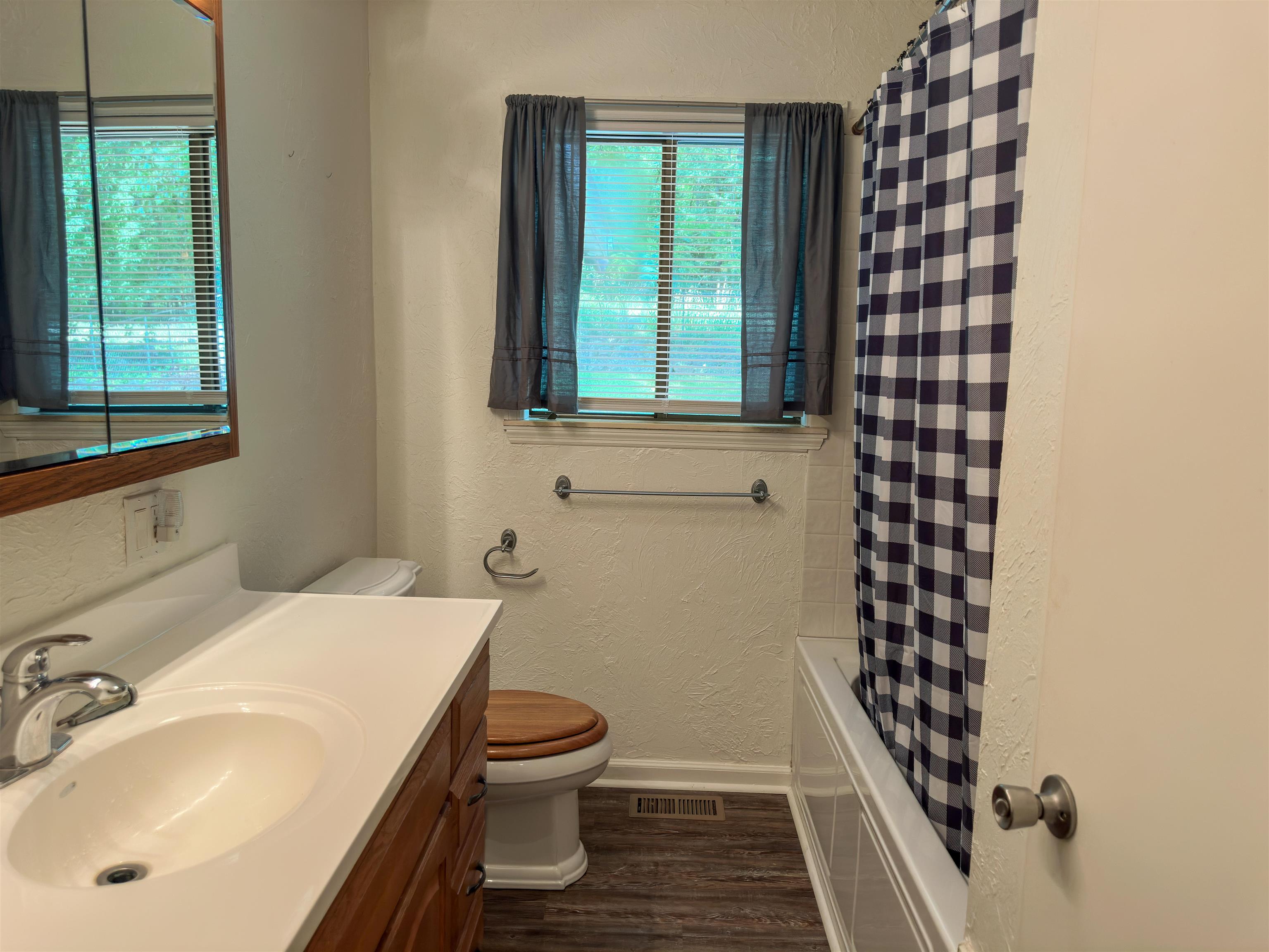 1502 E Emerald Cove  Horseshoe Bend, AR