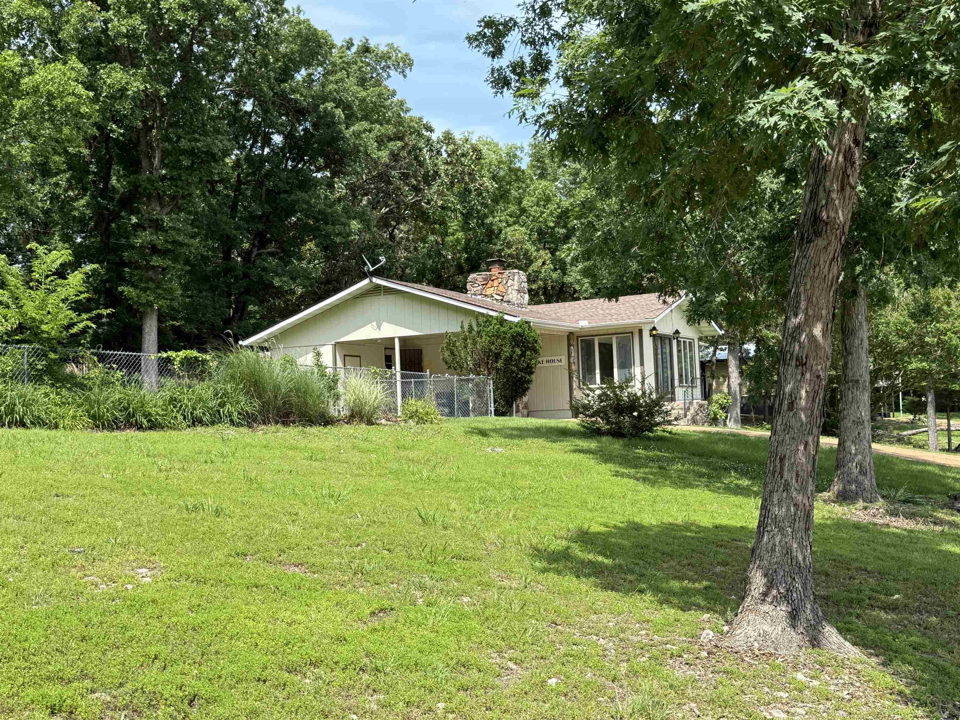 1502 E Emerald Cove  Horseshoe Bend, AR