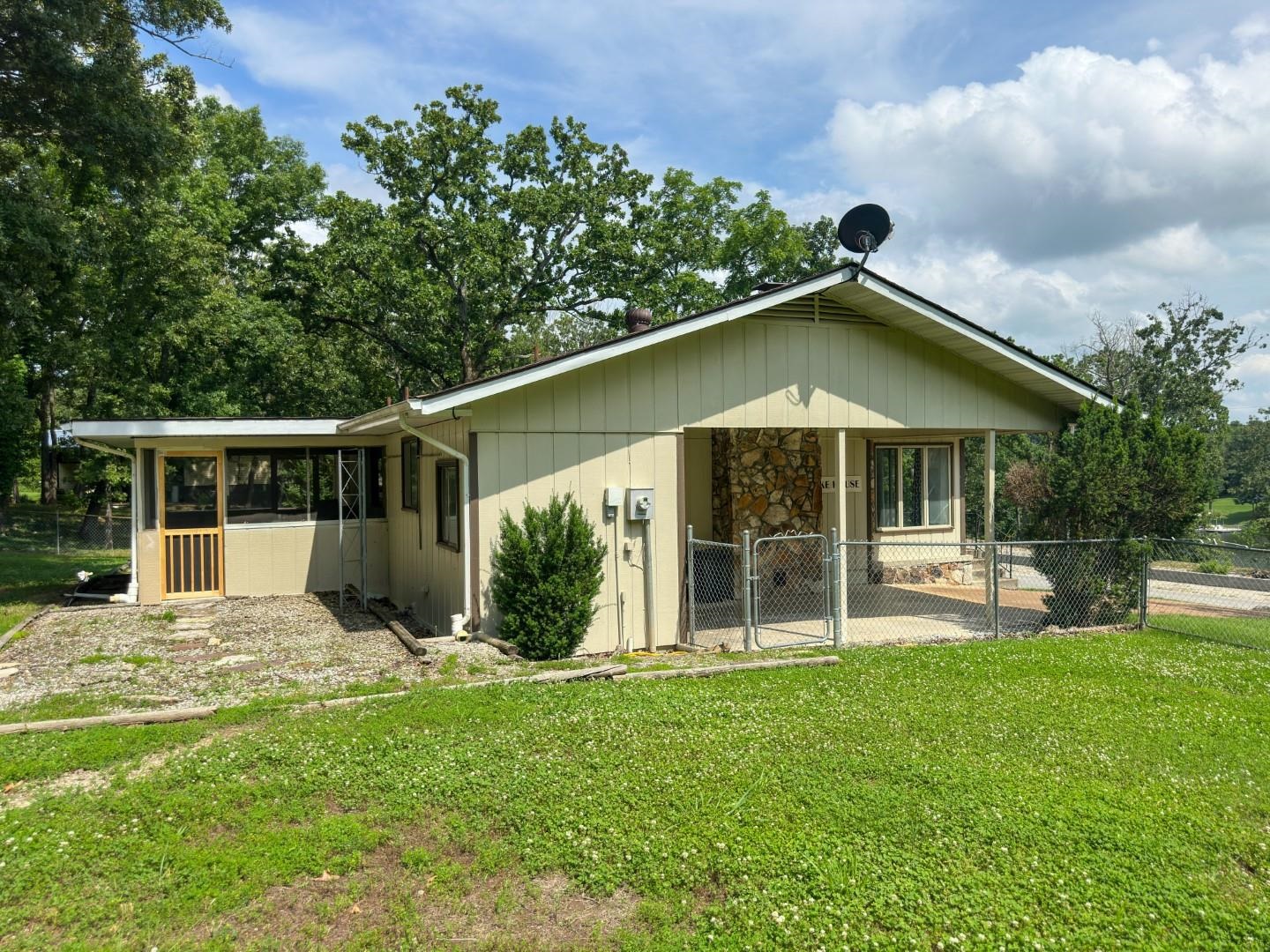 1502 E Emerald Cove  Horseshoe Bend, AR