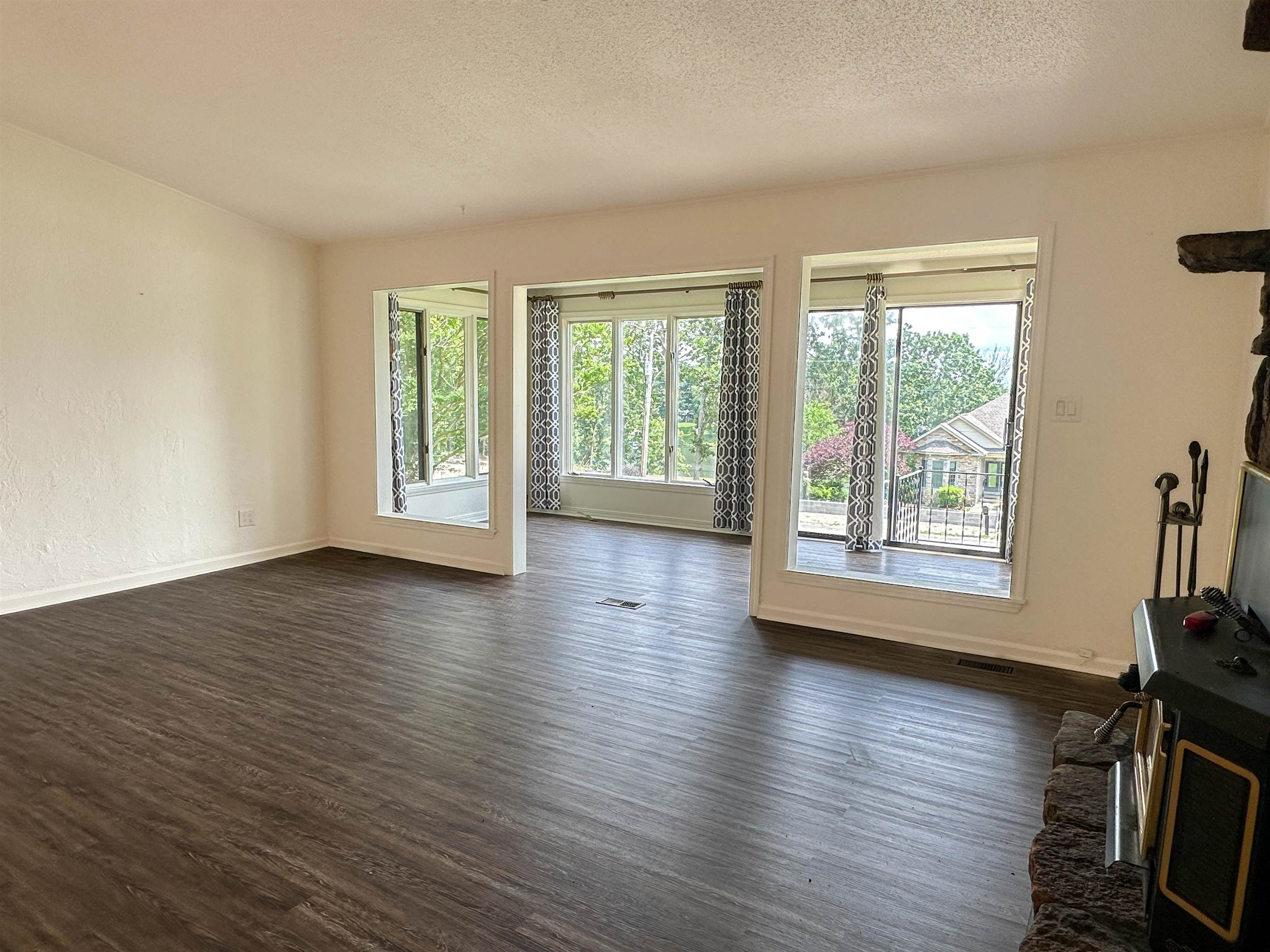 1502 E Emerald Cove  Horseshoe Bend, AR