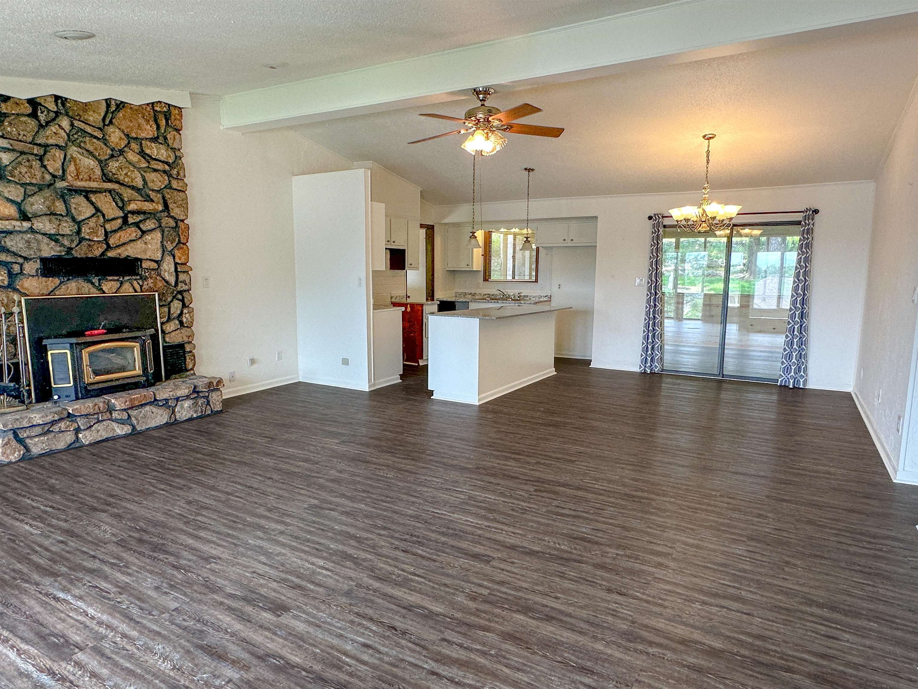 1502 E Emerald Cove  Horseshoe Bend, AR