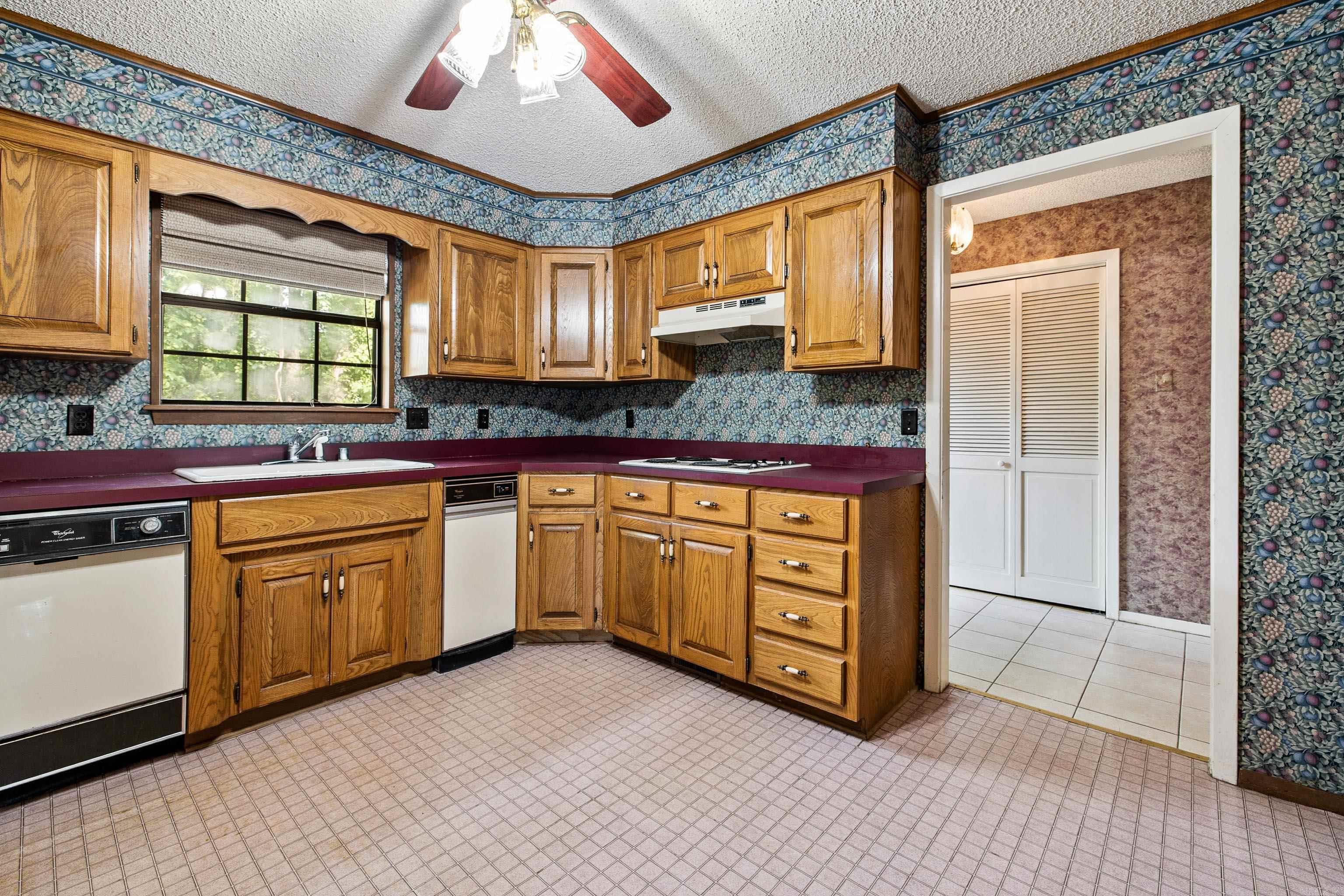 2325 Lakeshore  Hot Springs, AR