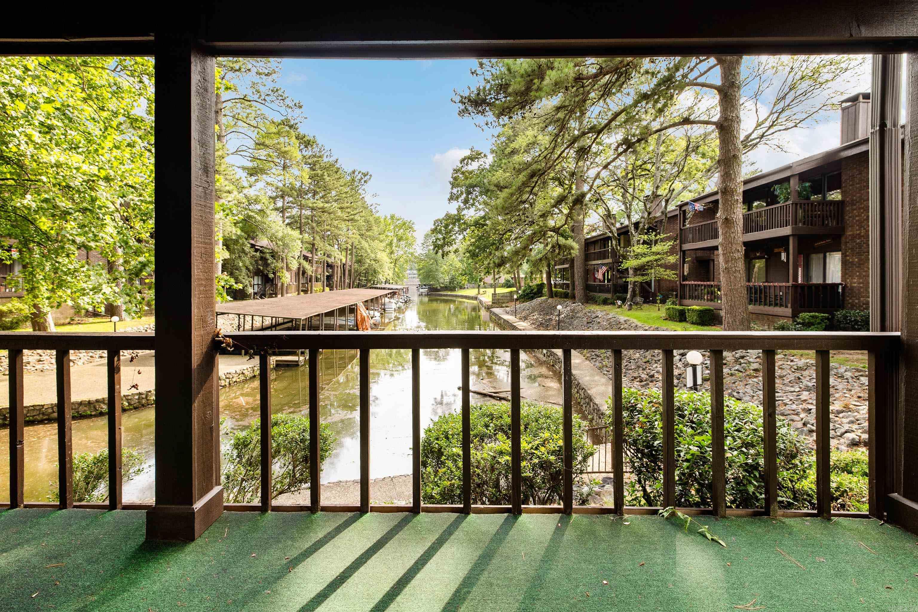 2325 Lakeshore  Hot Springs, AR