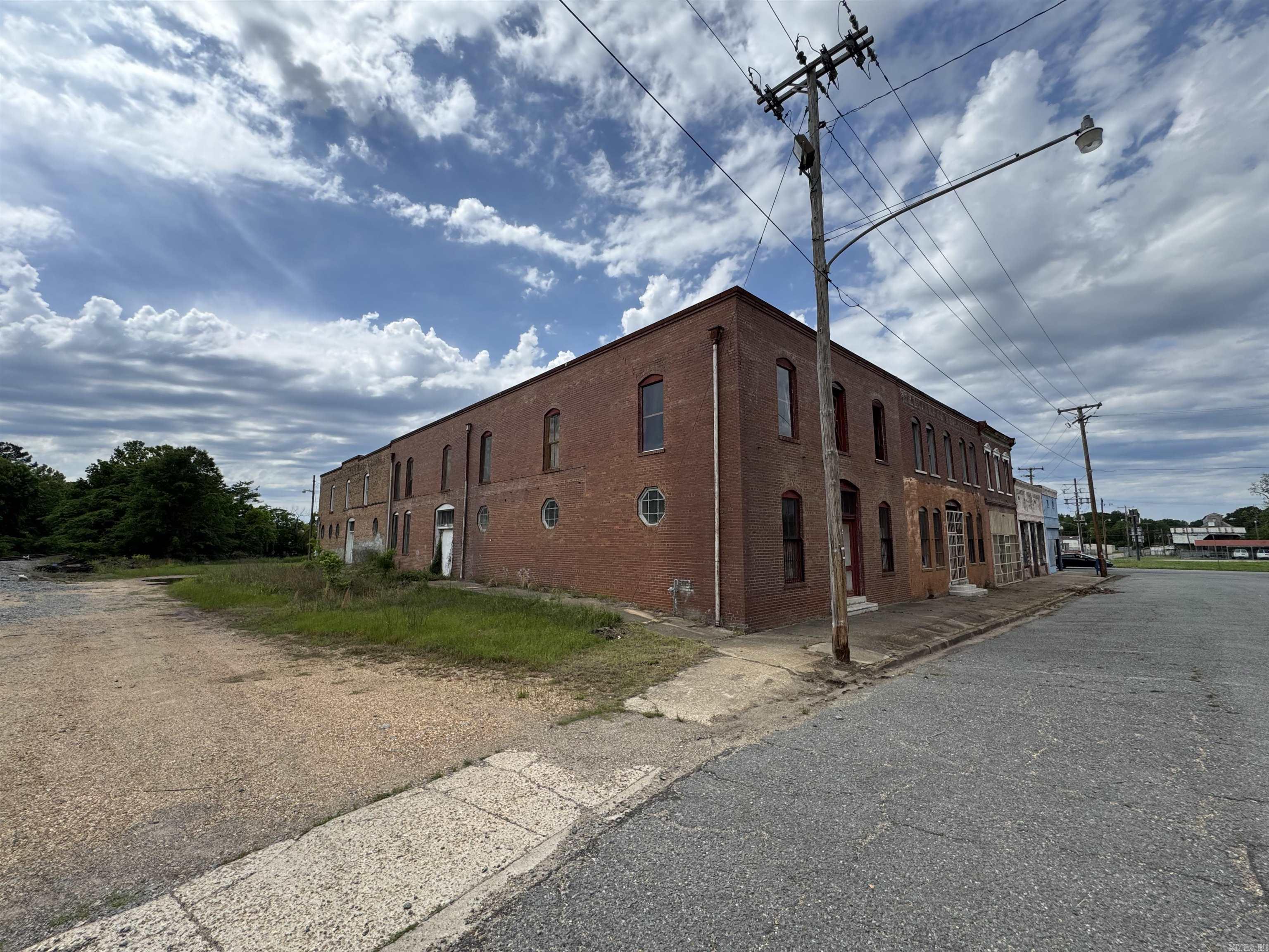 113 N Conley  Monticello, AR