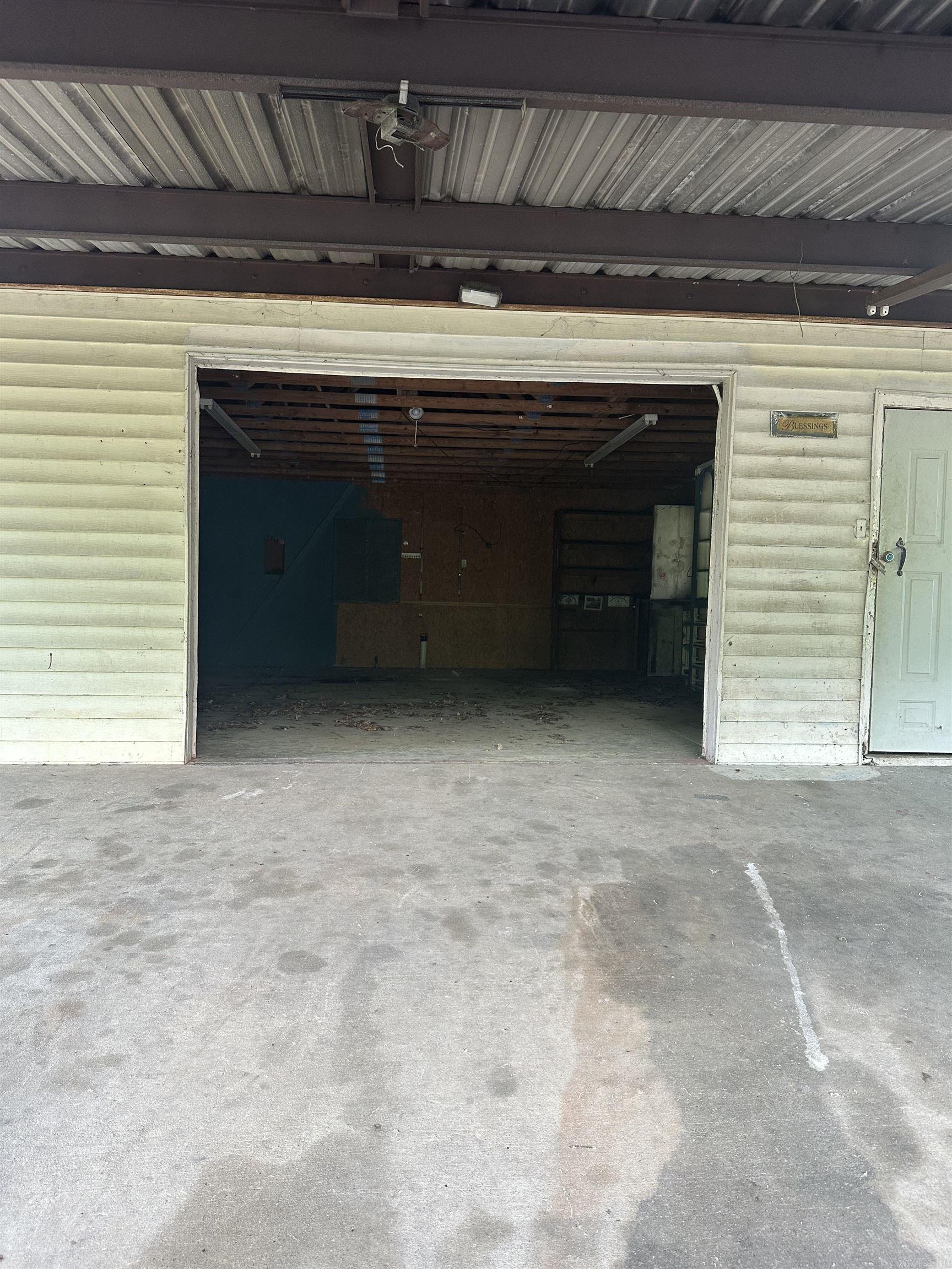 17811 & 17812 Puckett Rd & 17813 Alexander, AR