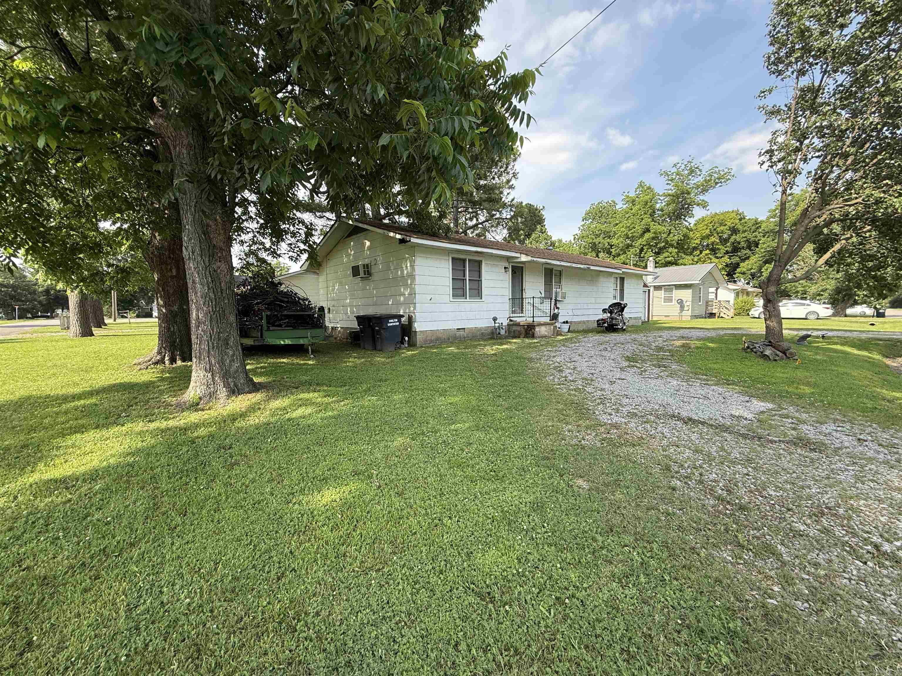 710 E Jackson  Piggott, AR