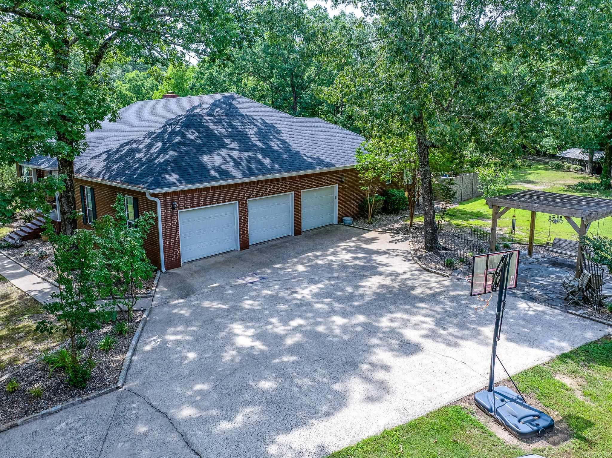 1095 Blue Grass  Benton, AR