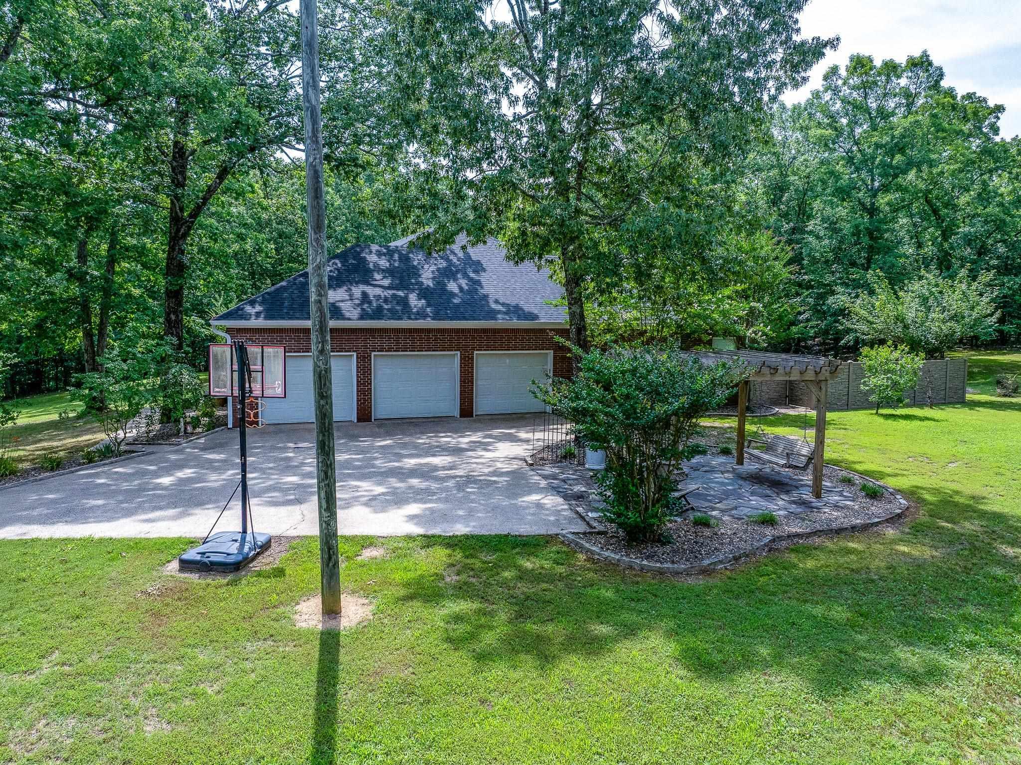 1095 Blue Grass  Benton, AR