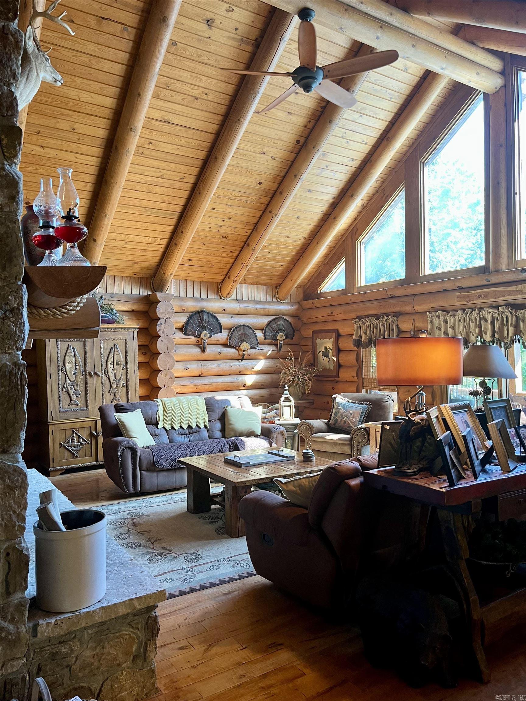 1370 Holmes Rd  Mountain View, AR