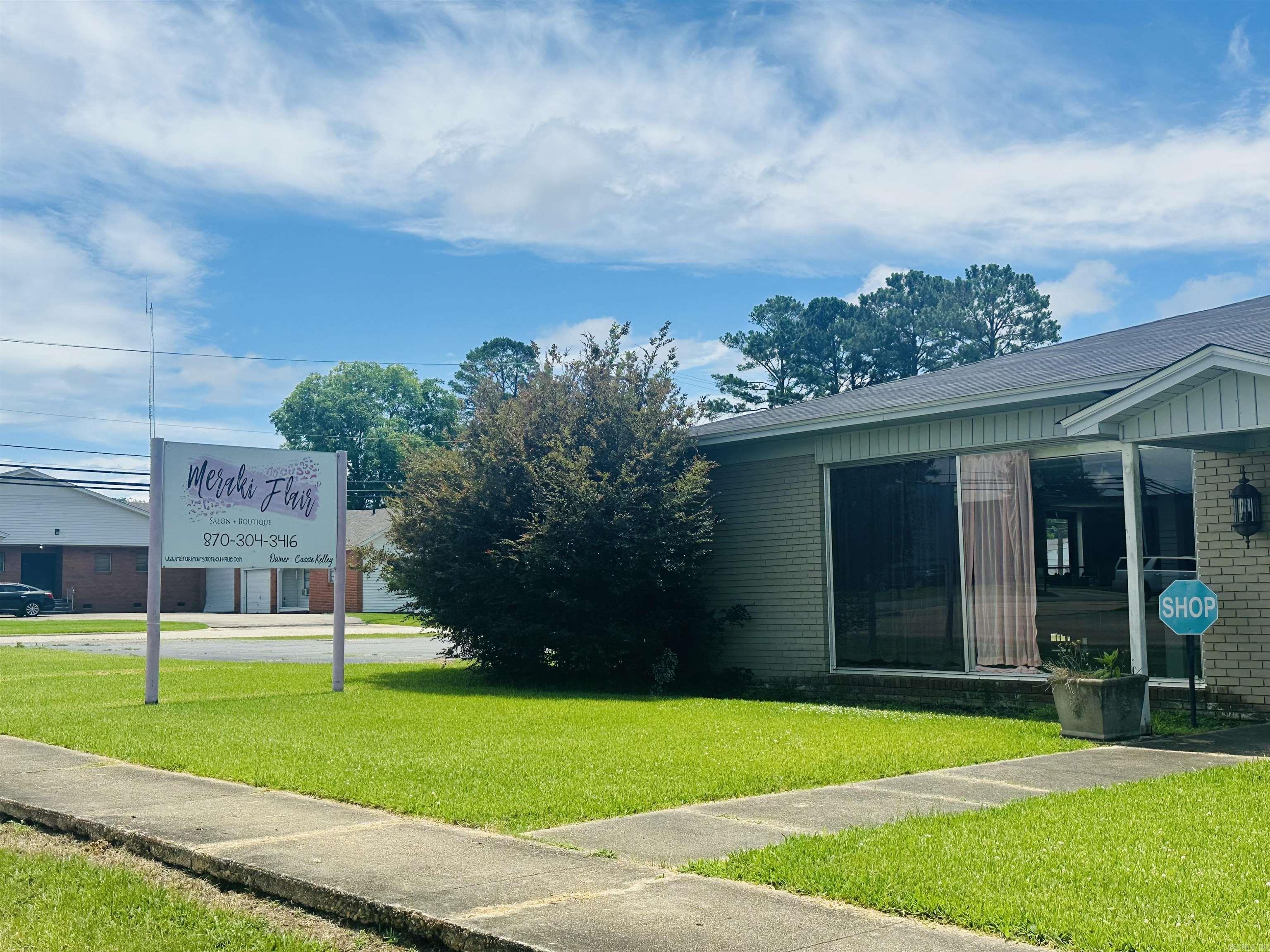 203 W 3Rd Ave  Crossett, AR