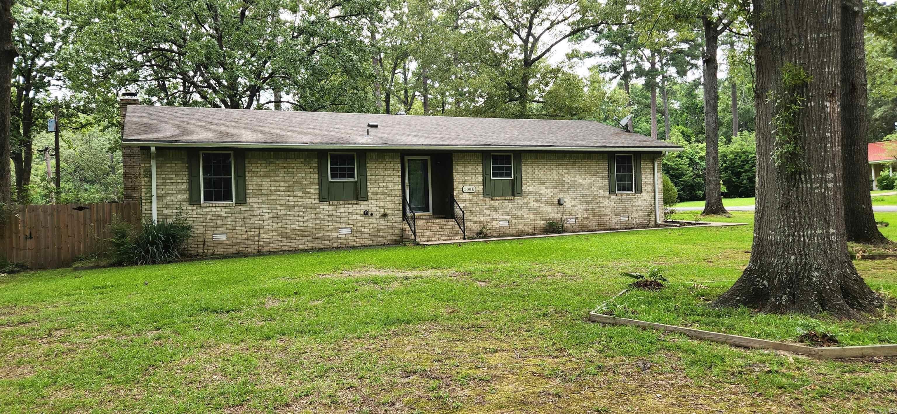 500 E Bobbies  Star City, AR