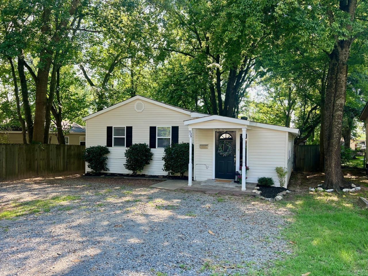 809 Banner  Benton, AR