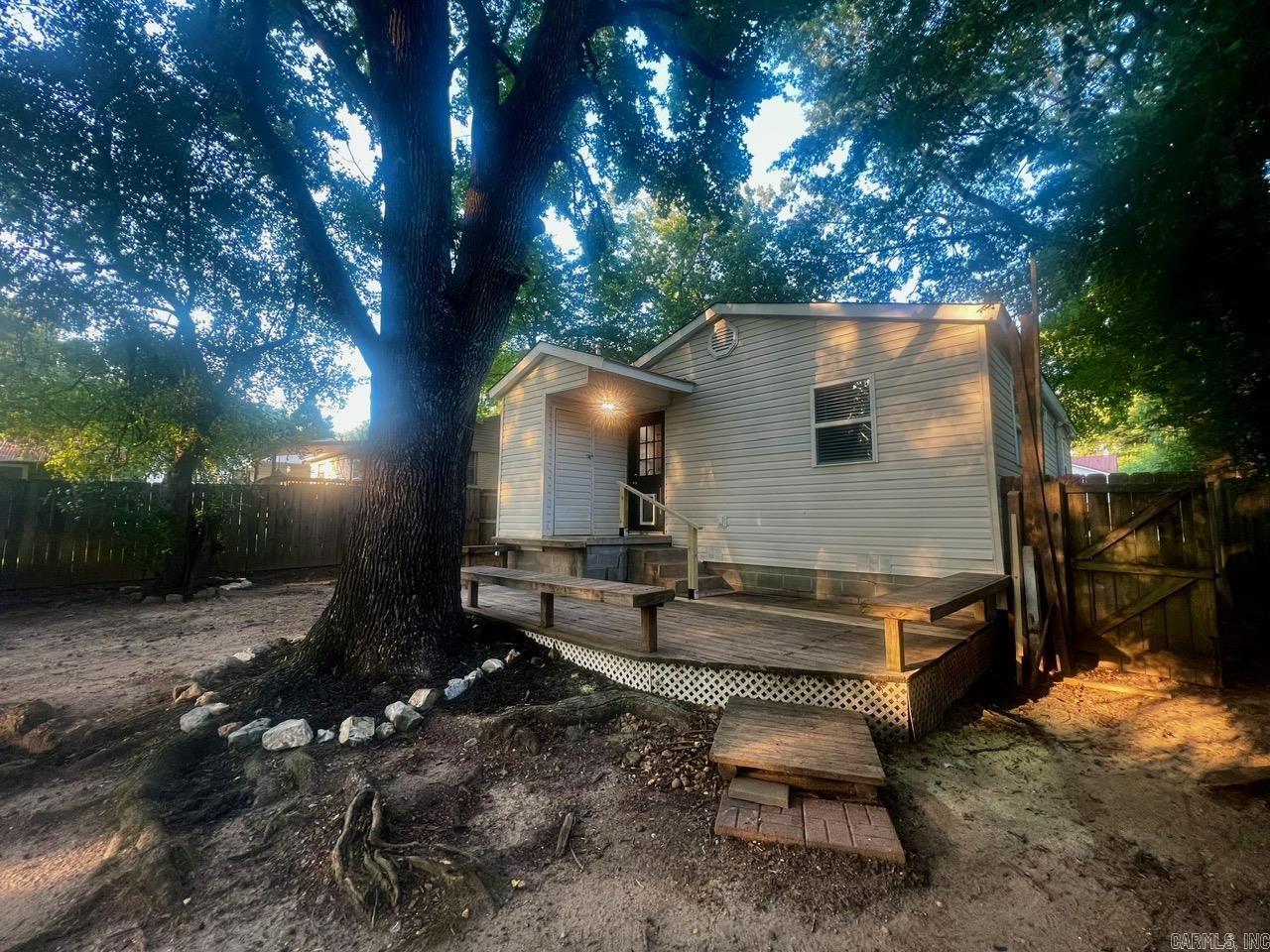 809 Banner  Benton, AR
