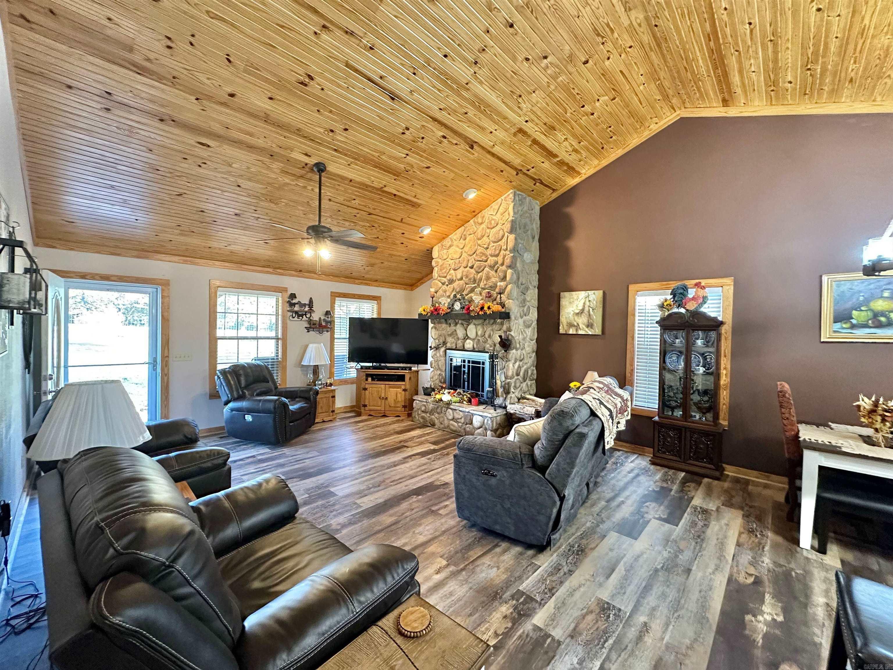 8997 Highway 9  Mountain View, AR
