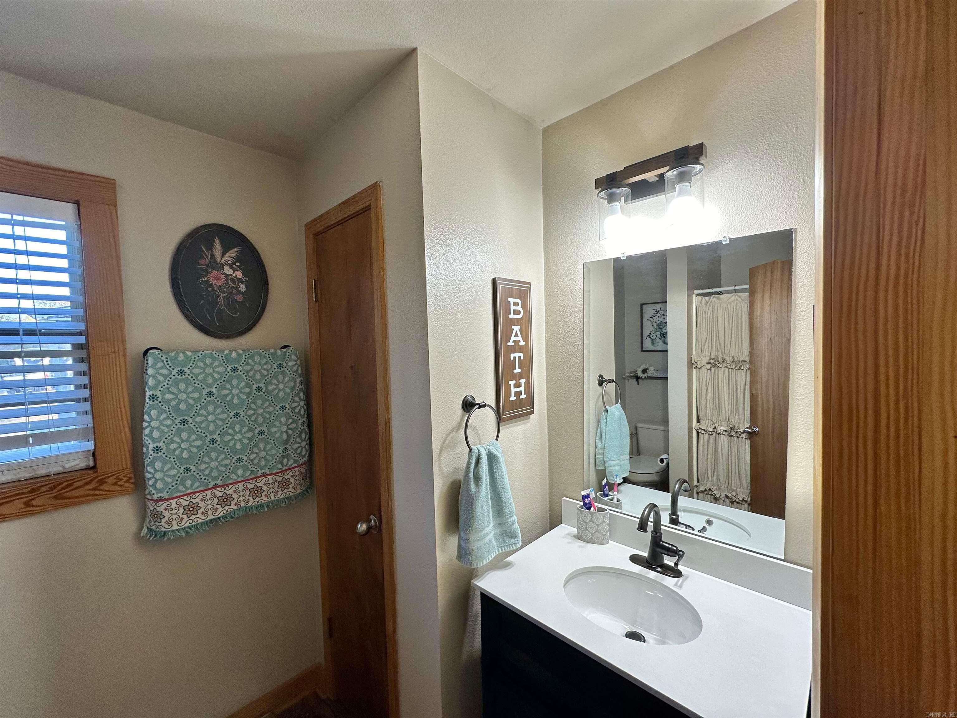 8997 Highway 9  Mountain View, AR