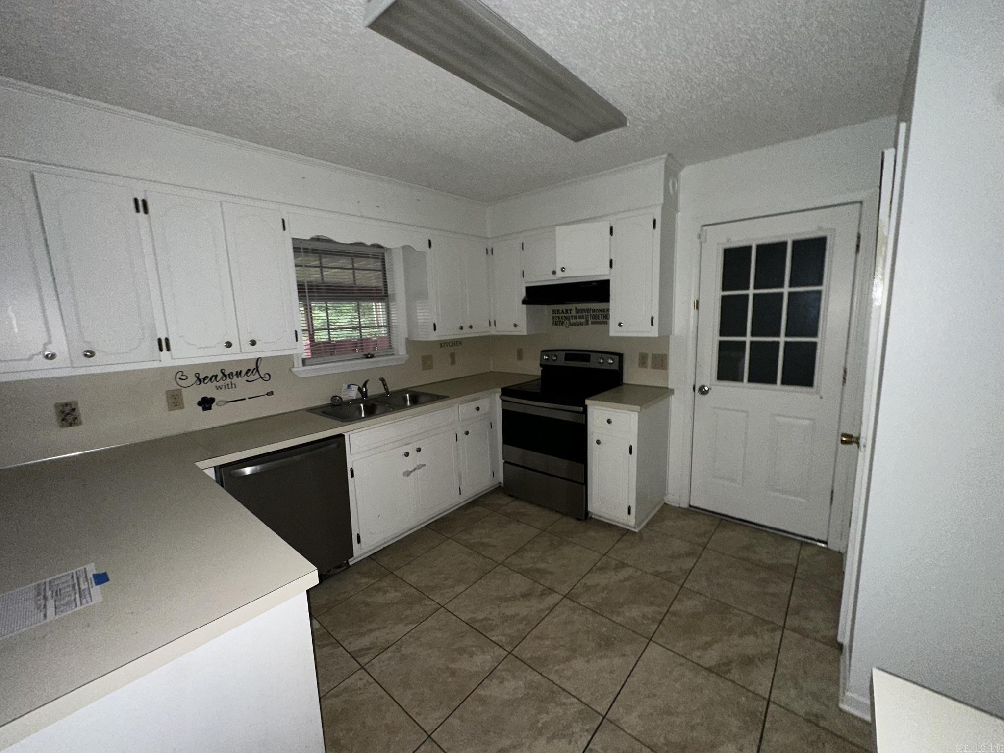 2305 Betty  White Hall, AR