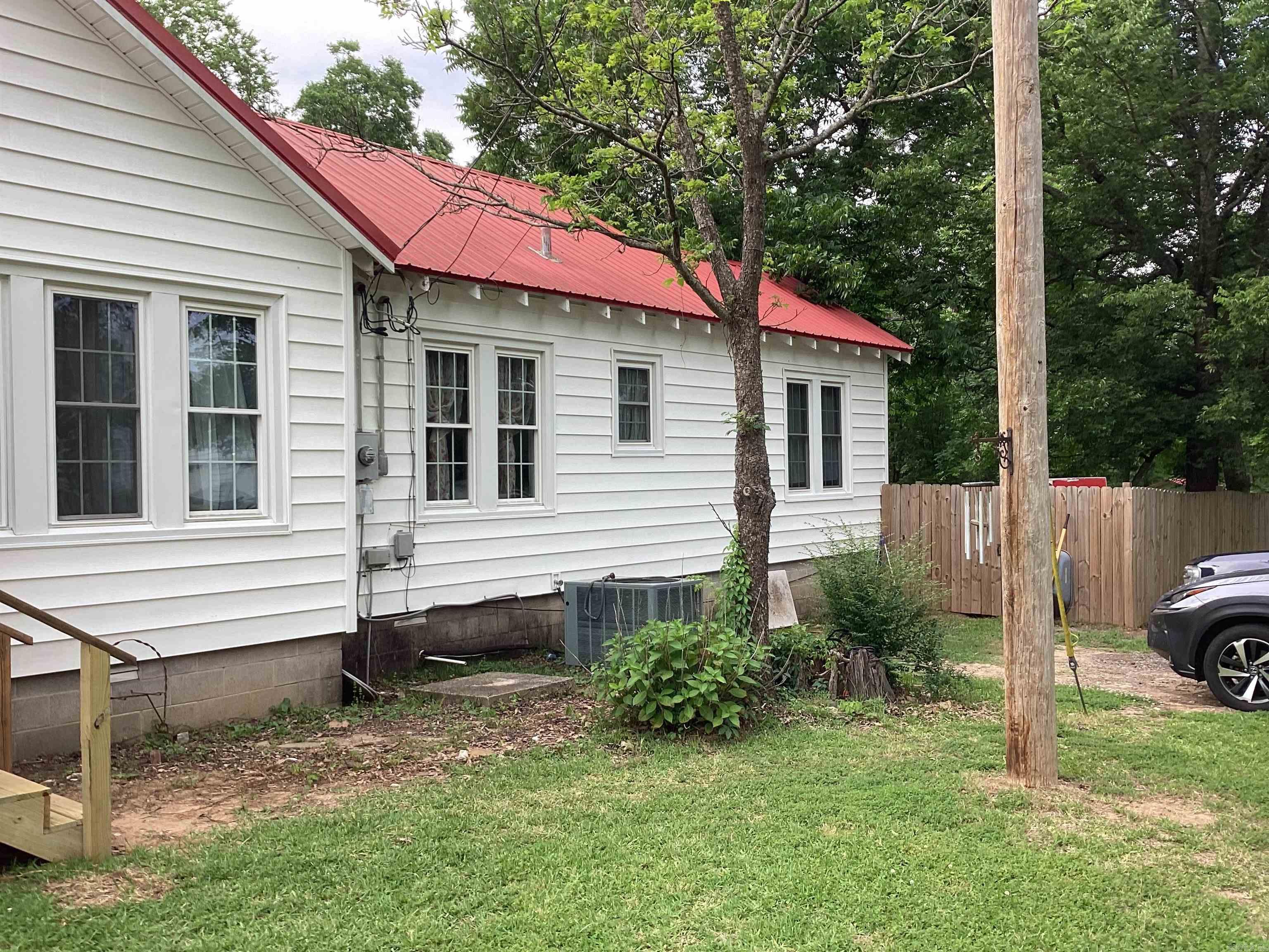 625 E Main  Prescott, AR