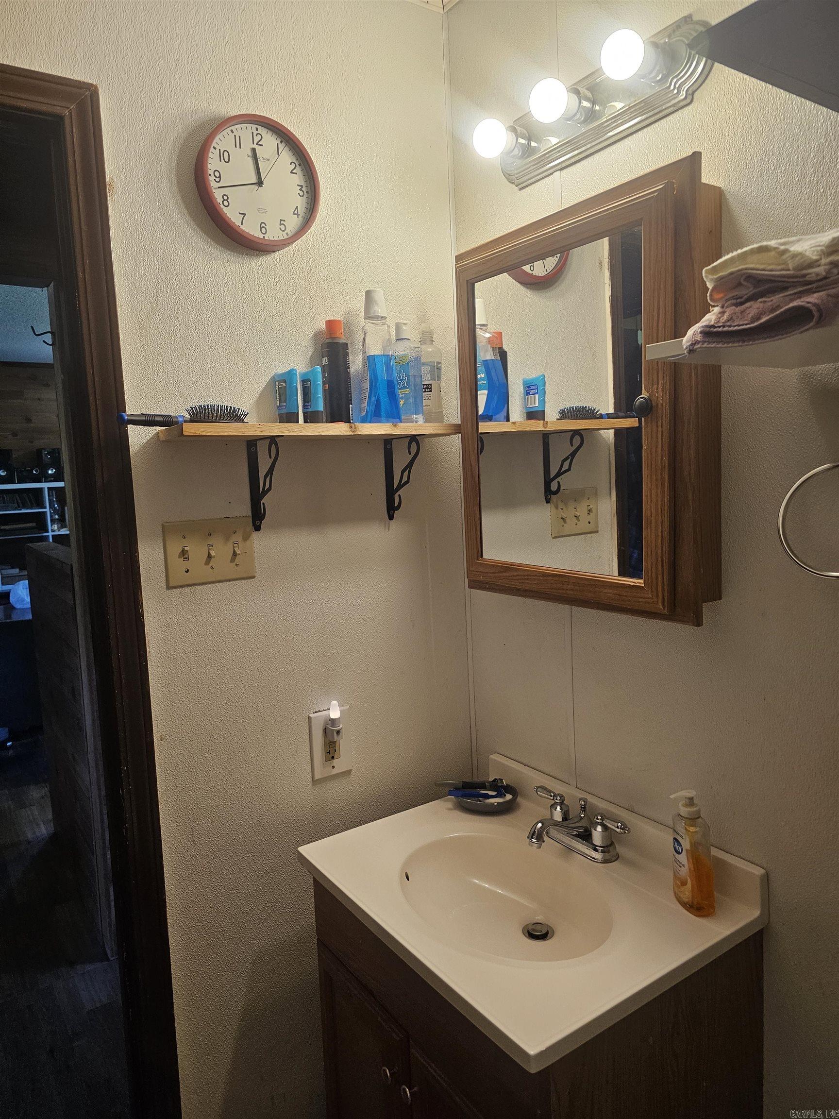 178 Reames Rd  Romance, AR