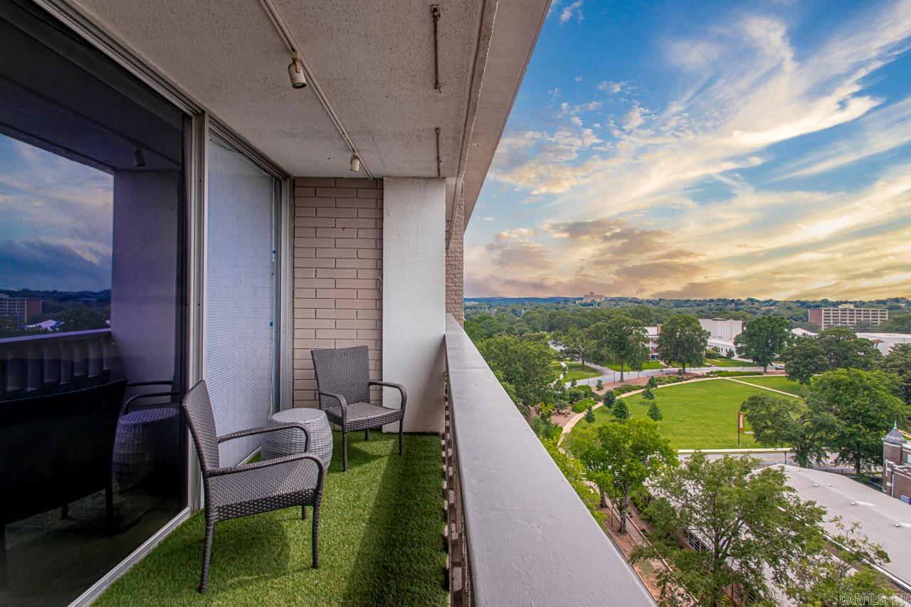700 E 9th Apt 12J  Little Rock, AR