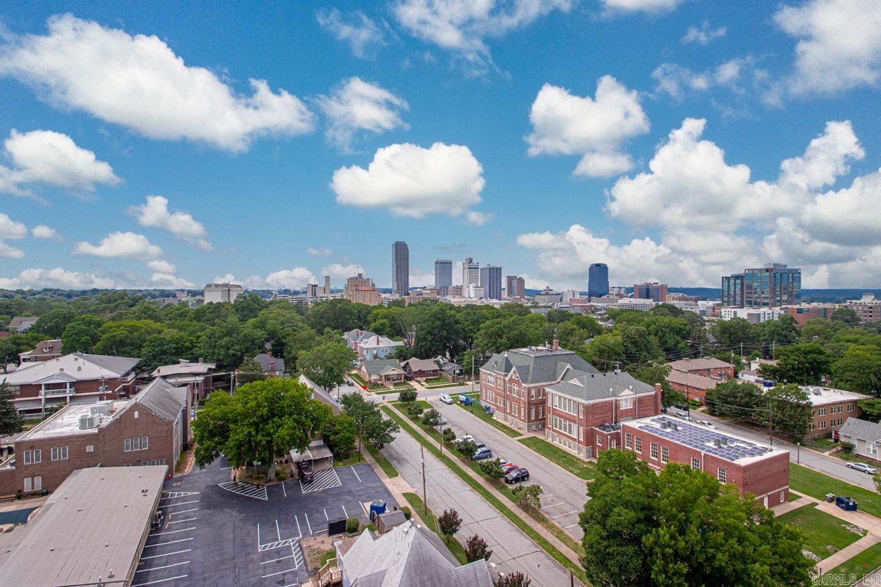 700 E 9th Apt 12J  Little Rock, AR