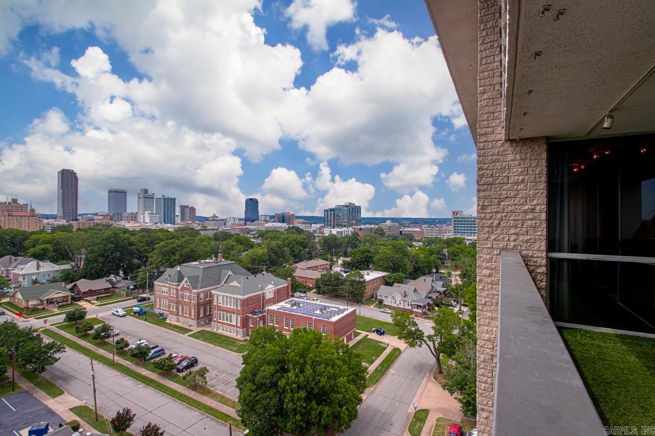 700 E 9th Apt 12J  Little Rock, AR