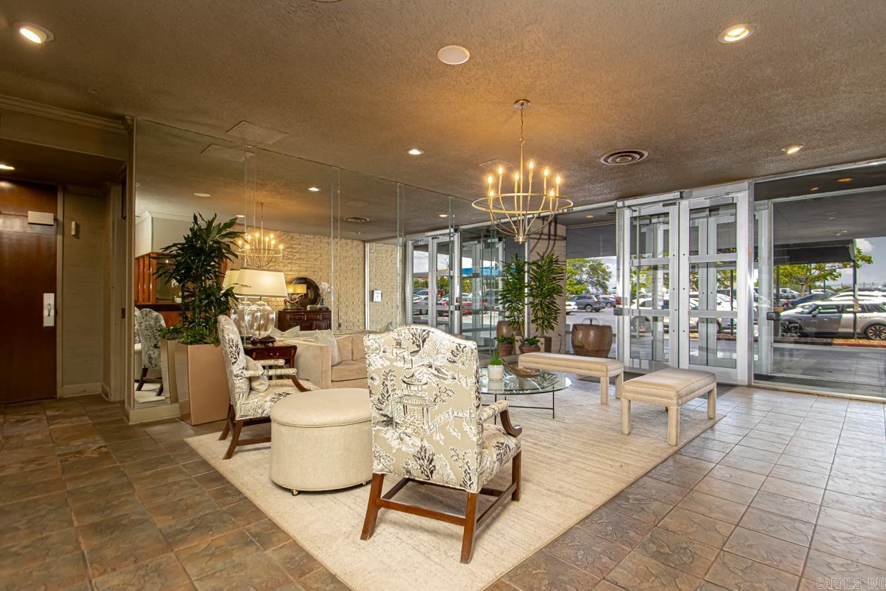 700 E 9th Apt 12J  Little Rock, AR