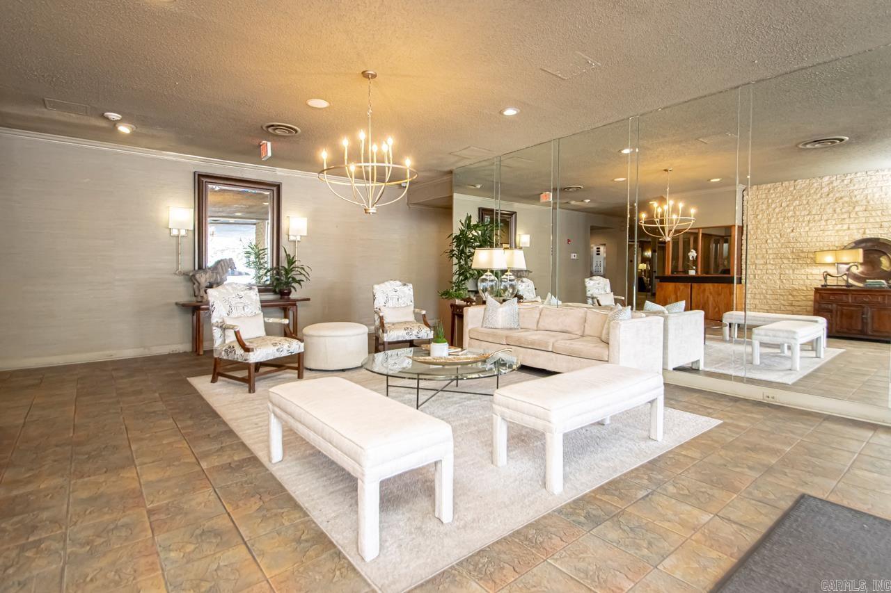 700 E 9th Apt 12J  Little Rock, AR