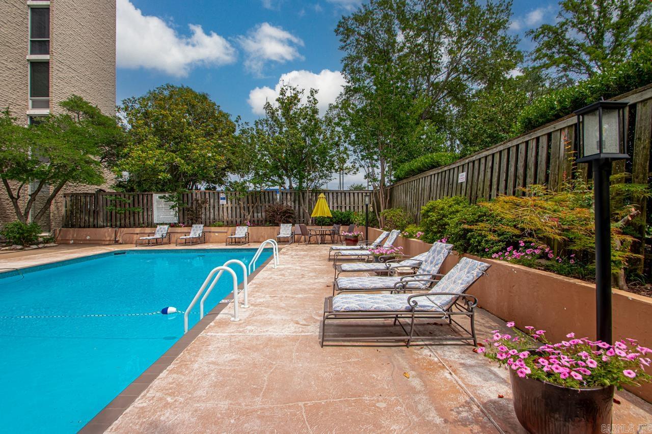 700 E 9th Apt 12J  Little Rock, AR