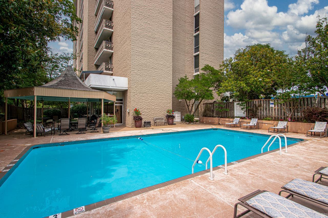 700 E 9th Apt 12J  Little Rock, AR