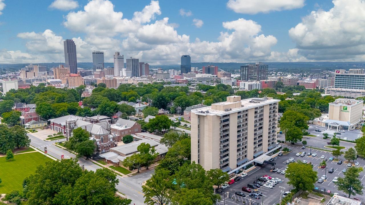 700 E 9th Apt 12J  Little Rock, AR
