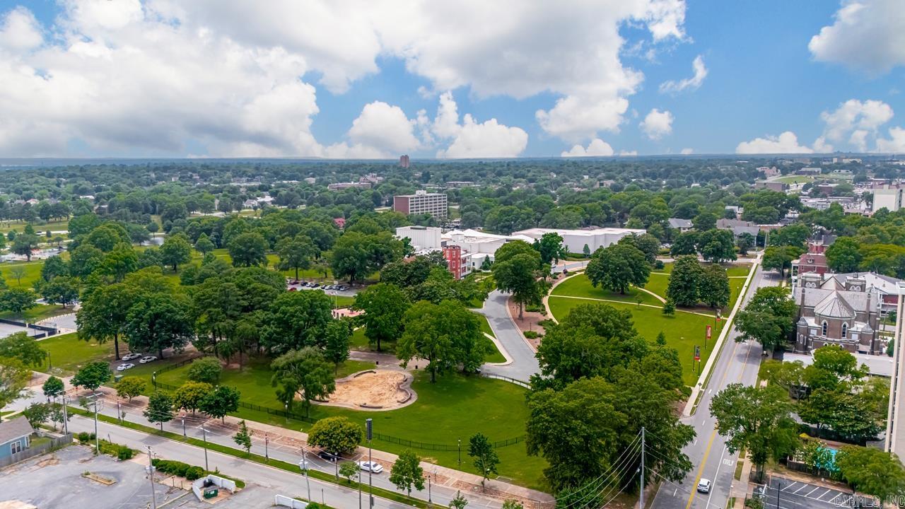 700 E 9th Apt 12J  Little Rock, AR