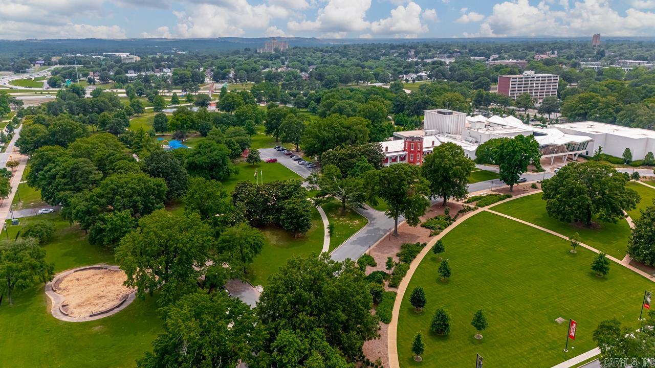 700 E 9th Apt 12J  Little Rock, AR